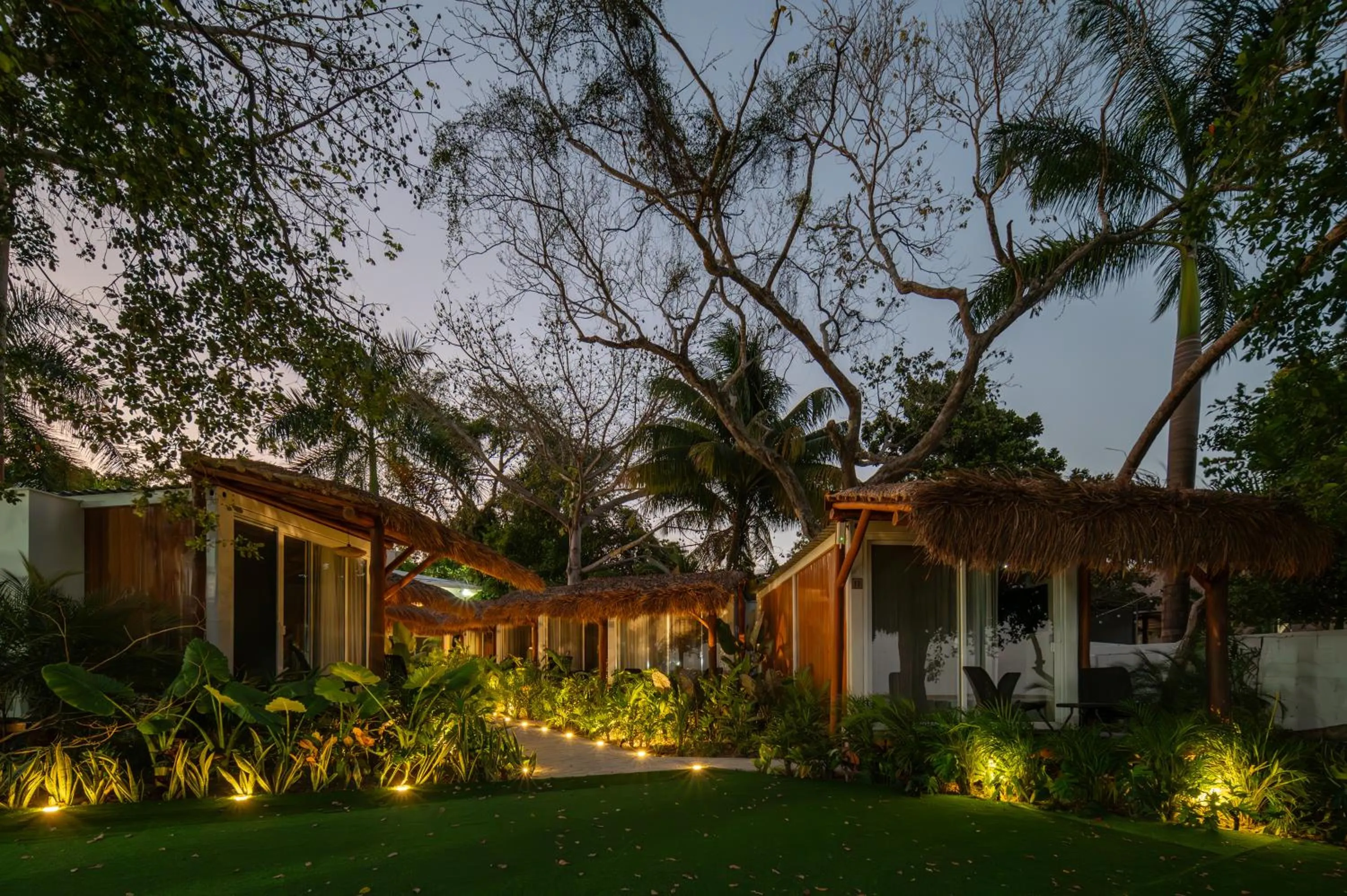 Garden in Casa Aakal Lagoon Front