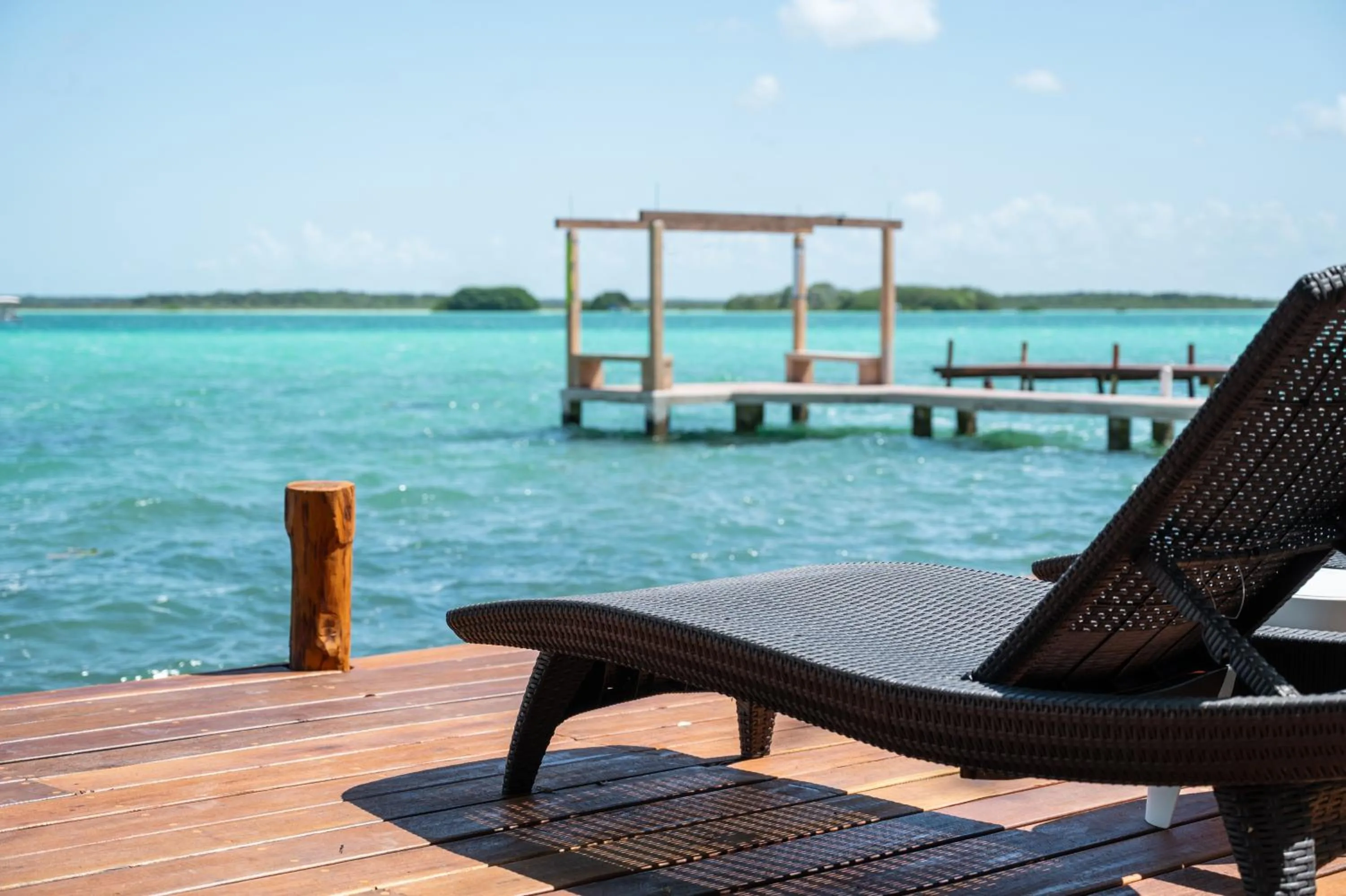sunbed in Casa Aakal Lagoon Front