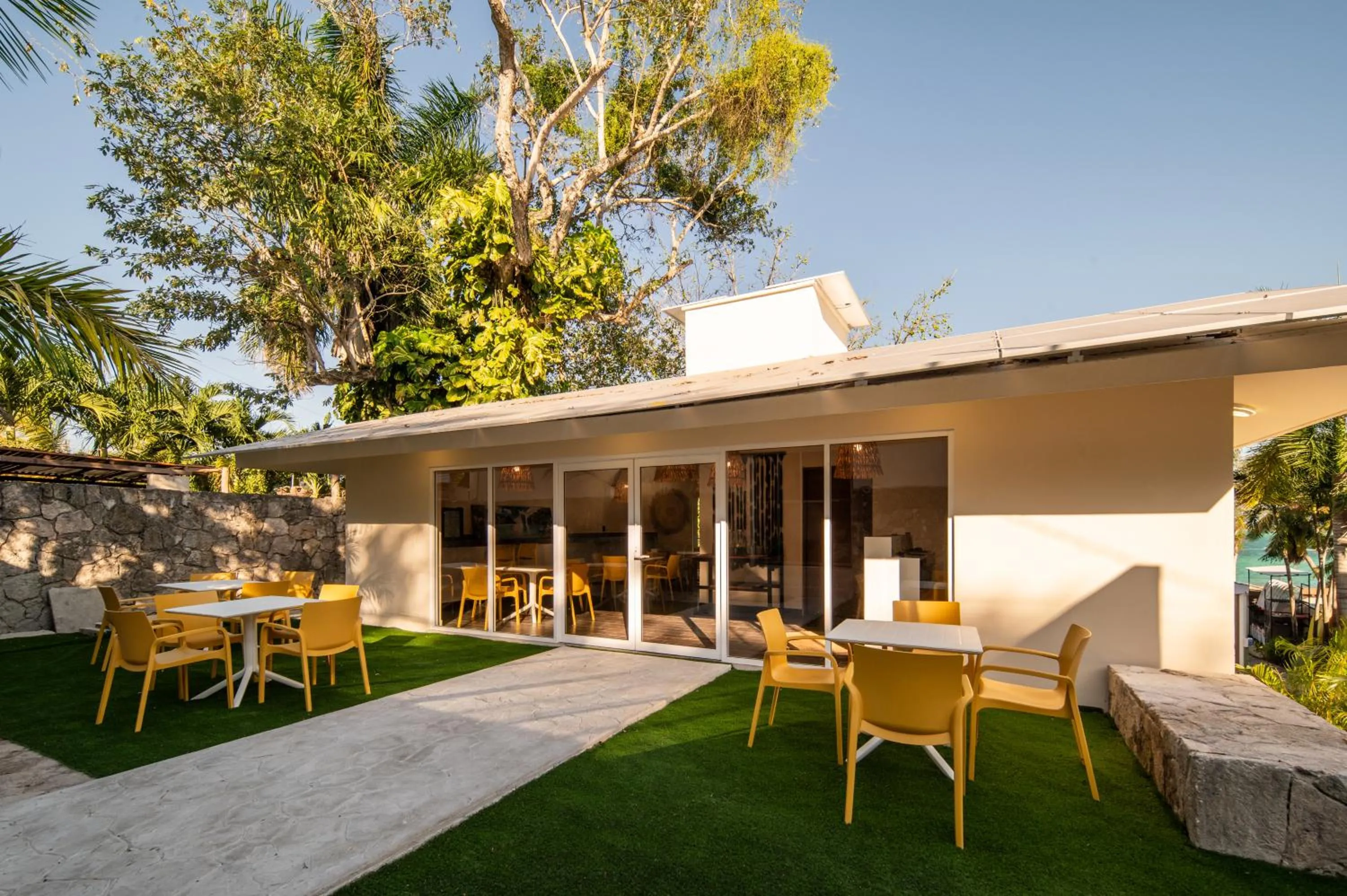 Dining area in Casa Aakal Lagoon Front