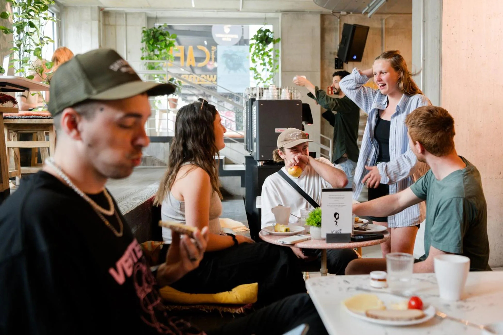 People in Wombat's City Hostel Munich Werksviertel