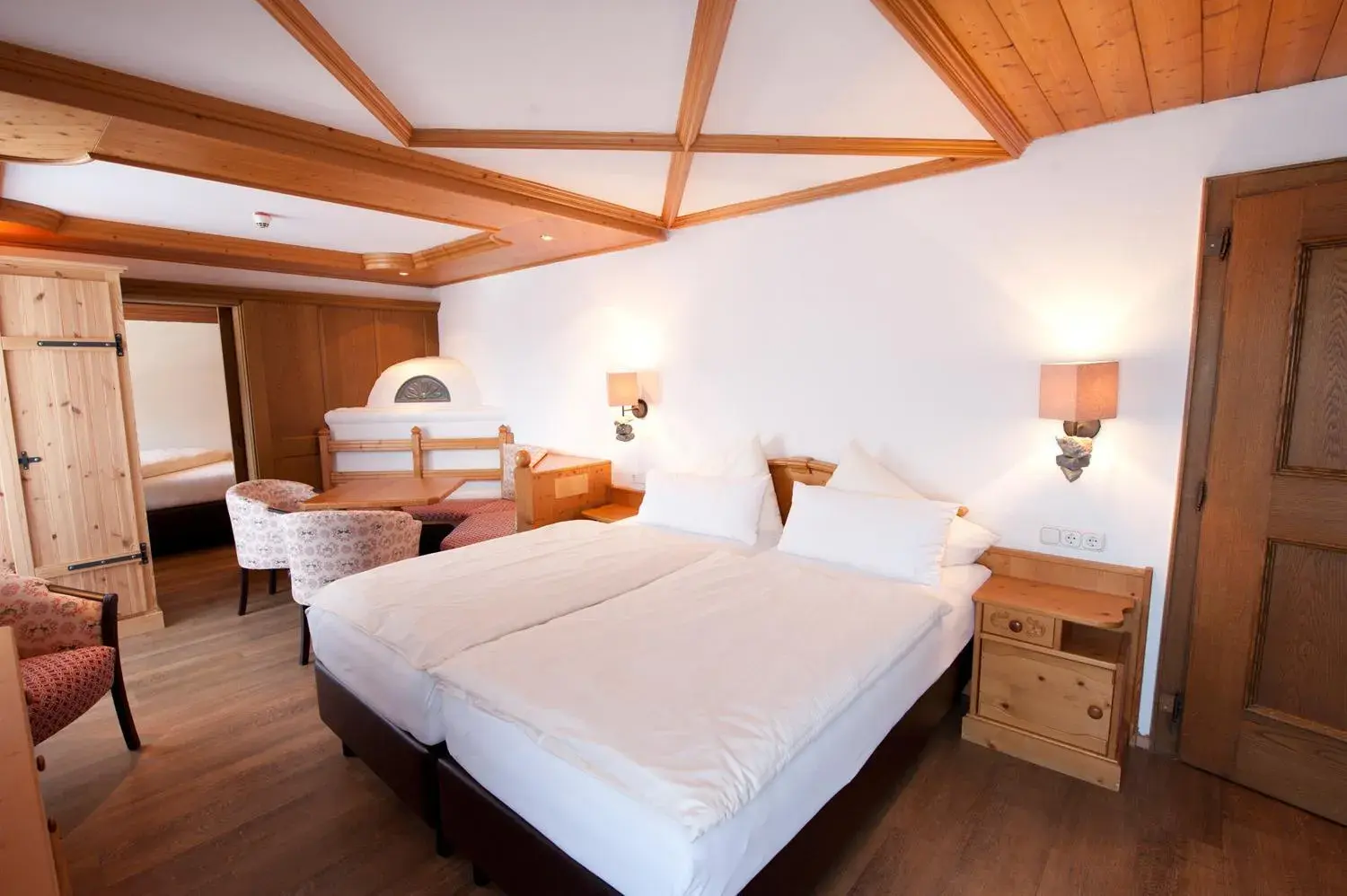 Triple Room with Bath in Alpenhotel Tirolerhof Triple Room with Bath in Alpenhotel Tirolerhof