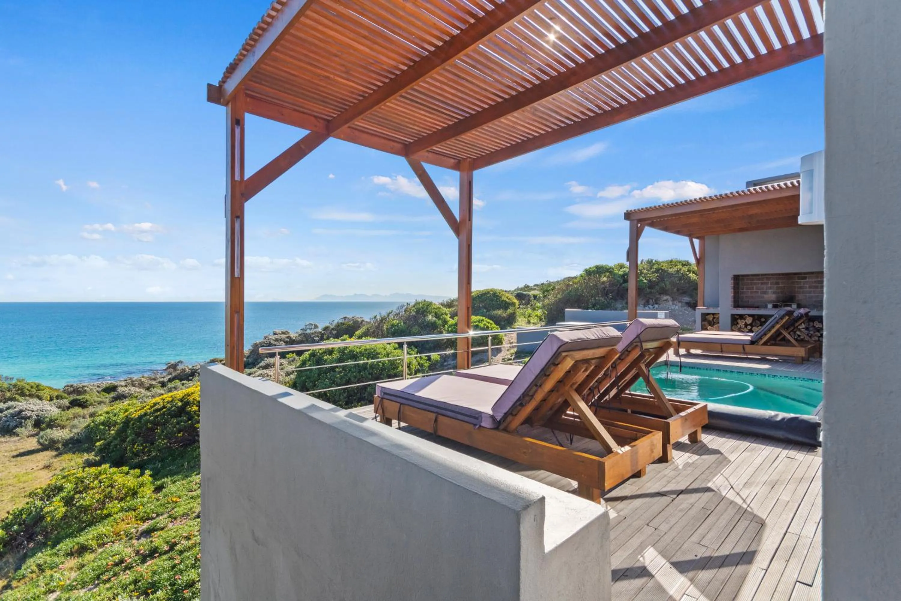Romansbaai Moksha on the Sea