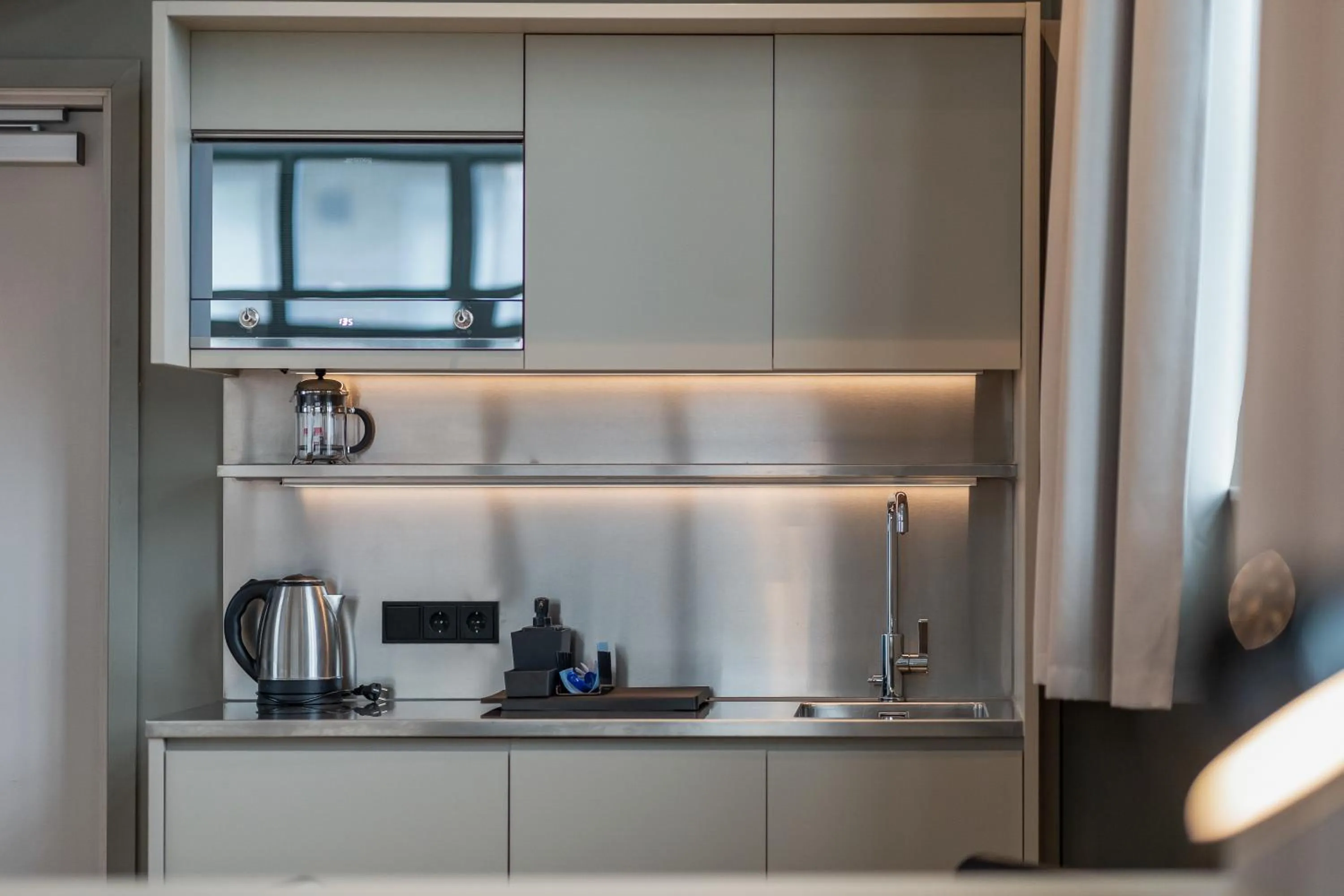 microwave in Unity Hammarby Sjöstad - A Studio Hotel