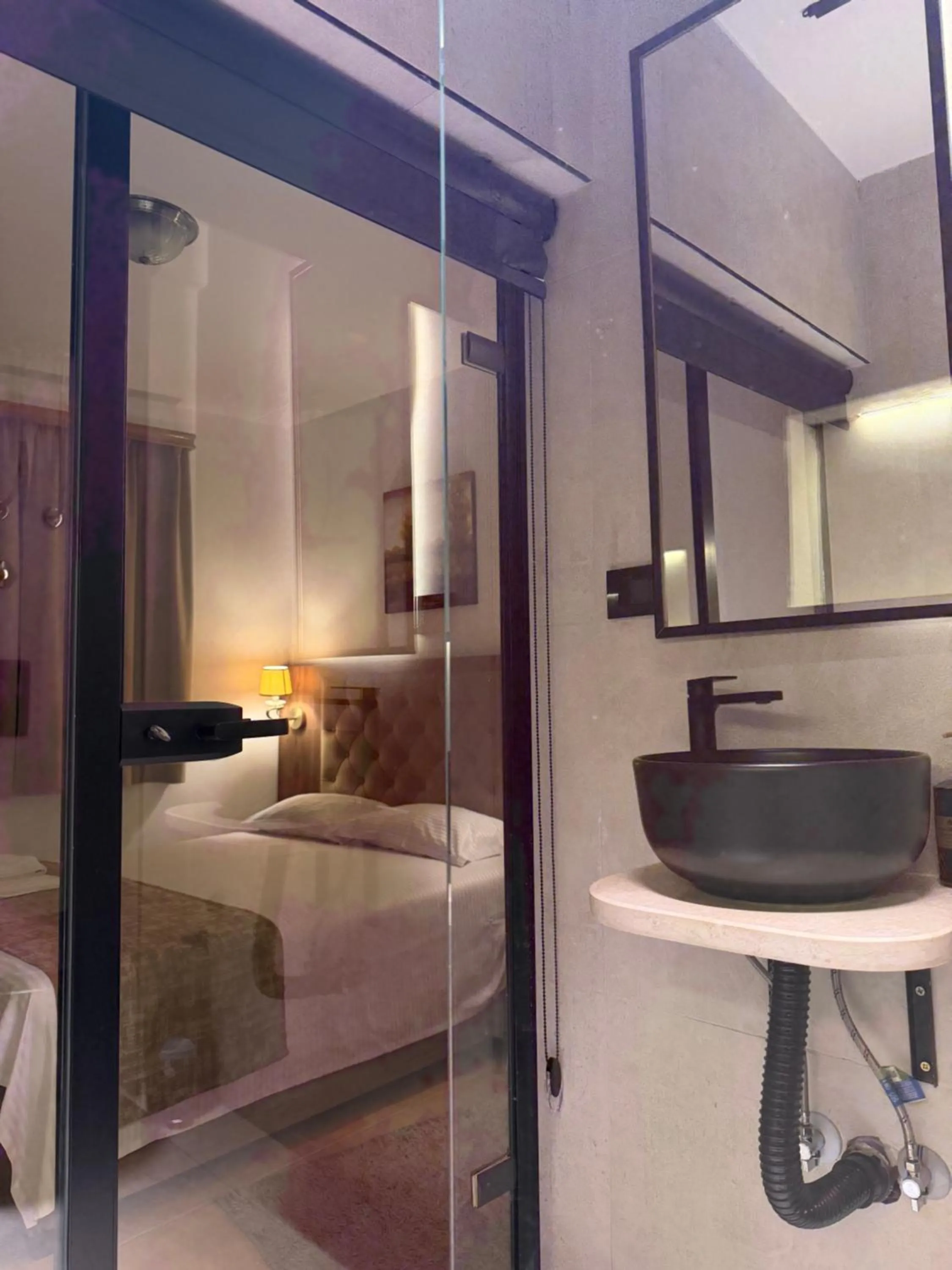 Bathroom, Bed in Villa Dulcinea