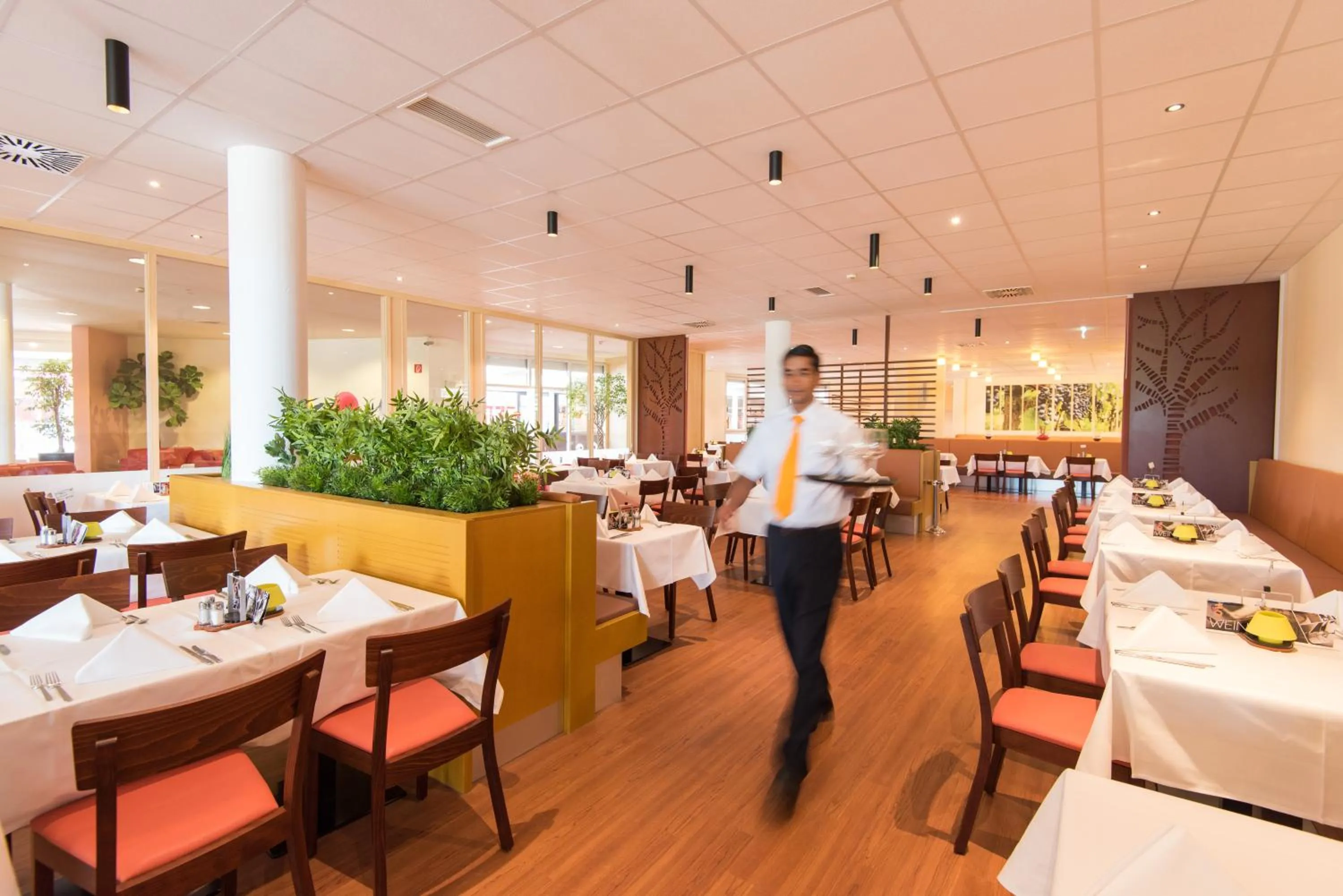 Restaurant/places to eat in H2O Hotel-Therme-Resort, 3 Sterne superior, für Familien mit Kindern