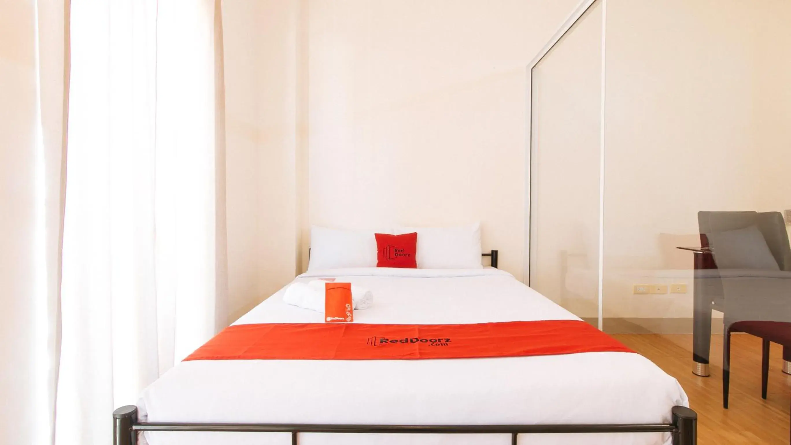 Bed in RedDoorz Plus at Alpina Heights Paranaque Bed in RedDoorz Plus at Alpina Heights Paranaque