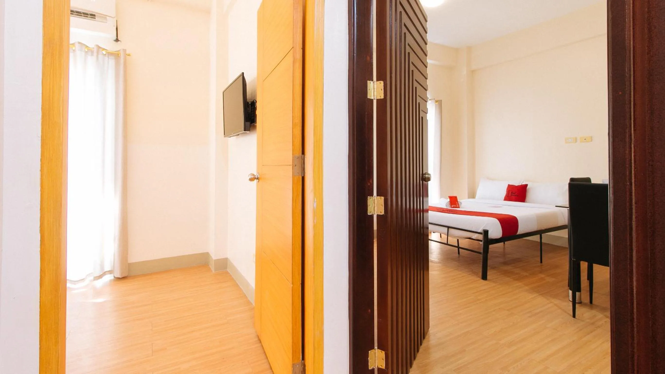 Dining area, Bed in RedDoorz Plus at Alpina Heights Paranaque