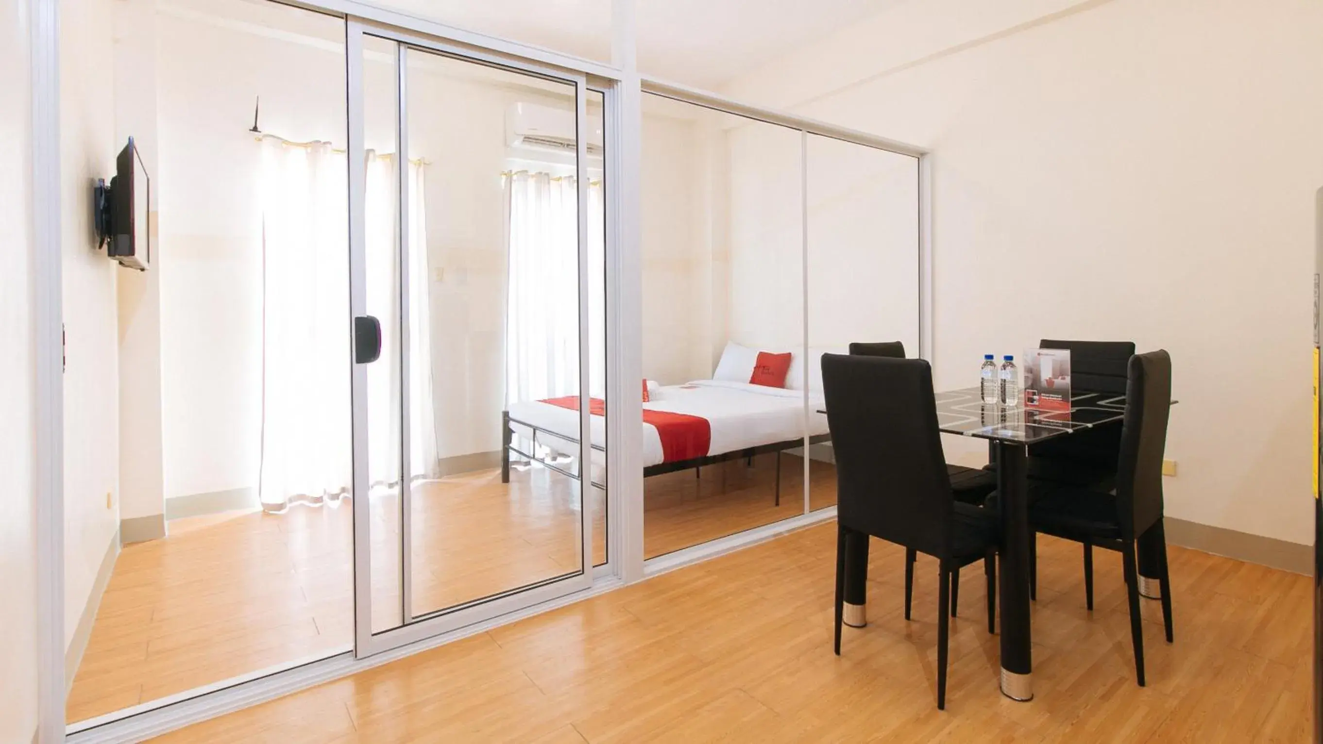 Bed in RedDoorz Plus at Alpina Heights Paranaque Bed in RedDoorz Plus at Alpina Heights Paranaque