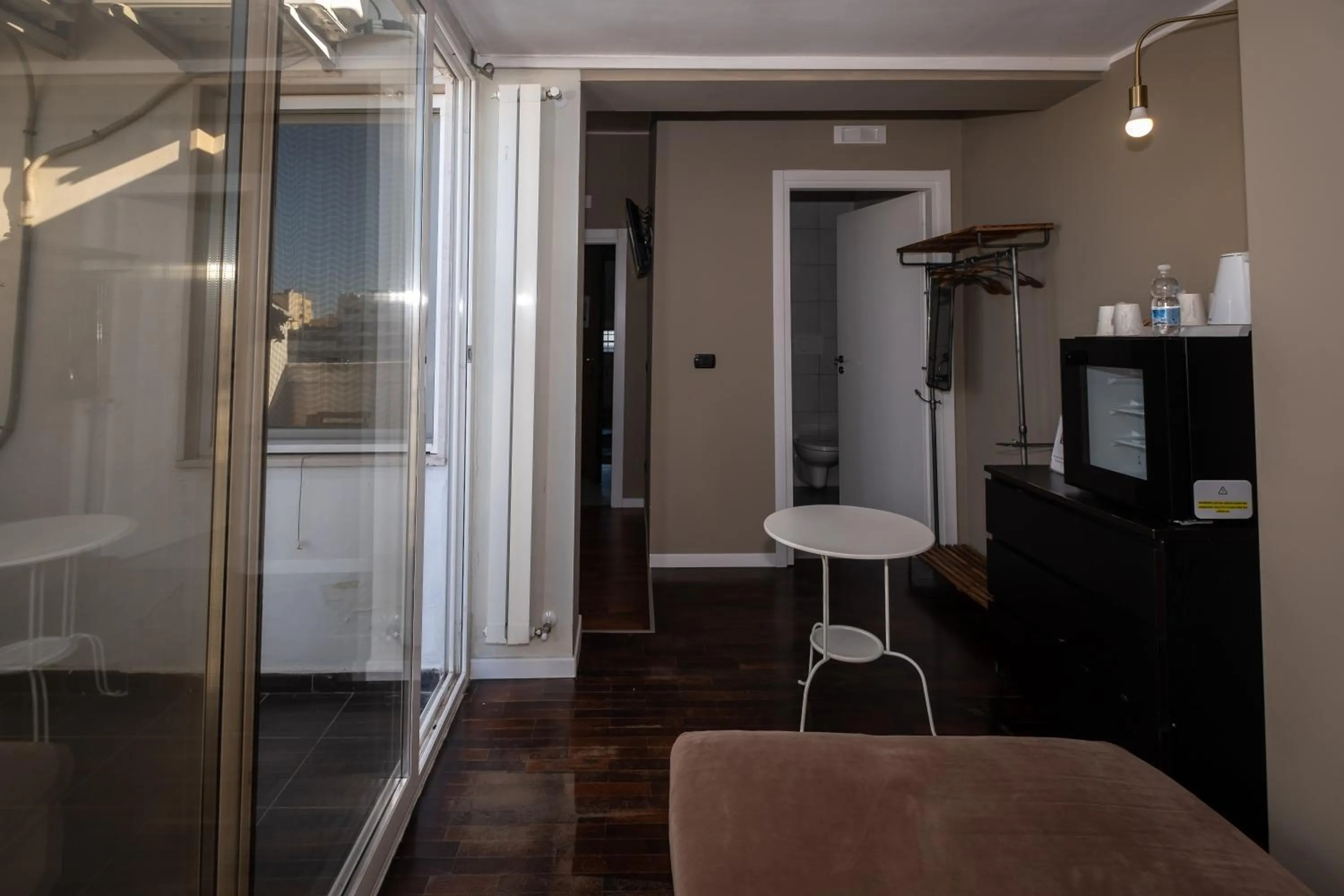 Photo of the whole room in CconfortHotels R&B Cavour