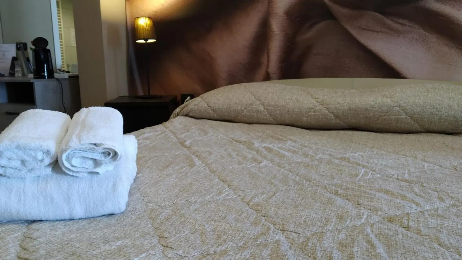 Bed in CconfortHotels R&B Cavour