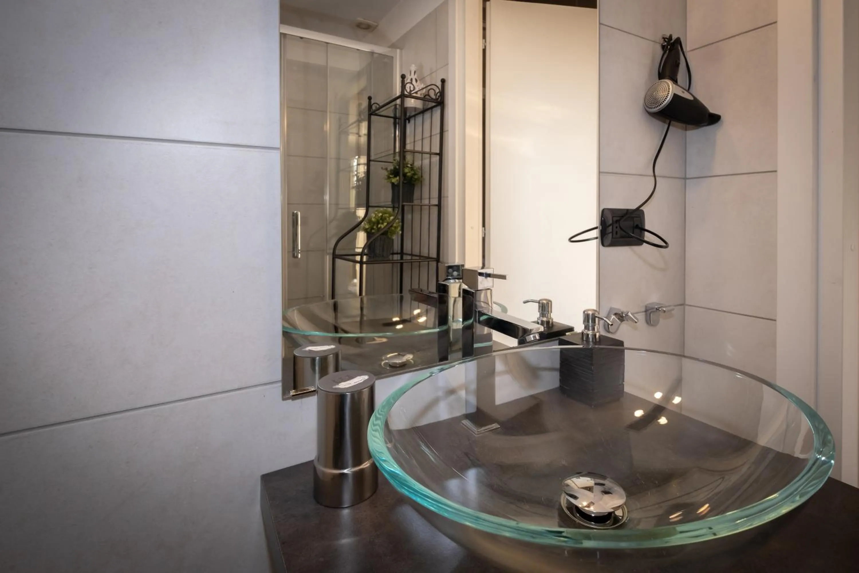 Bathroom in CconfortHotels R&B Cavour