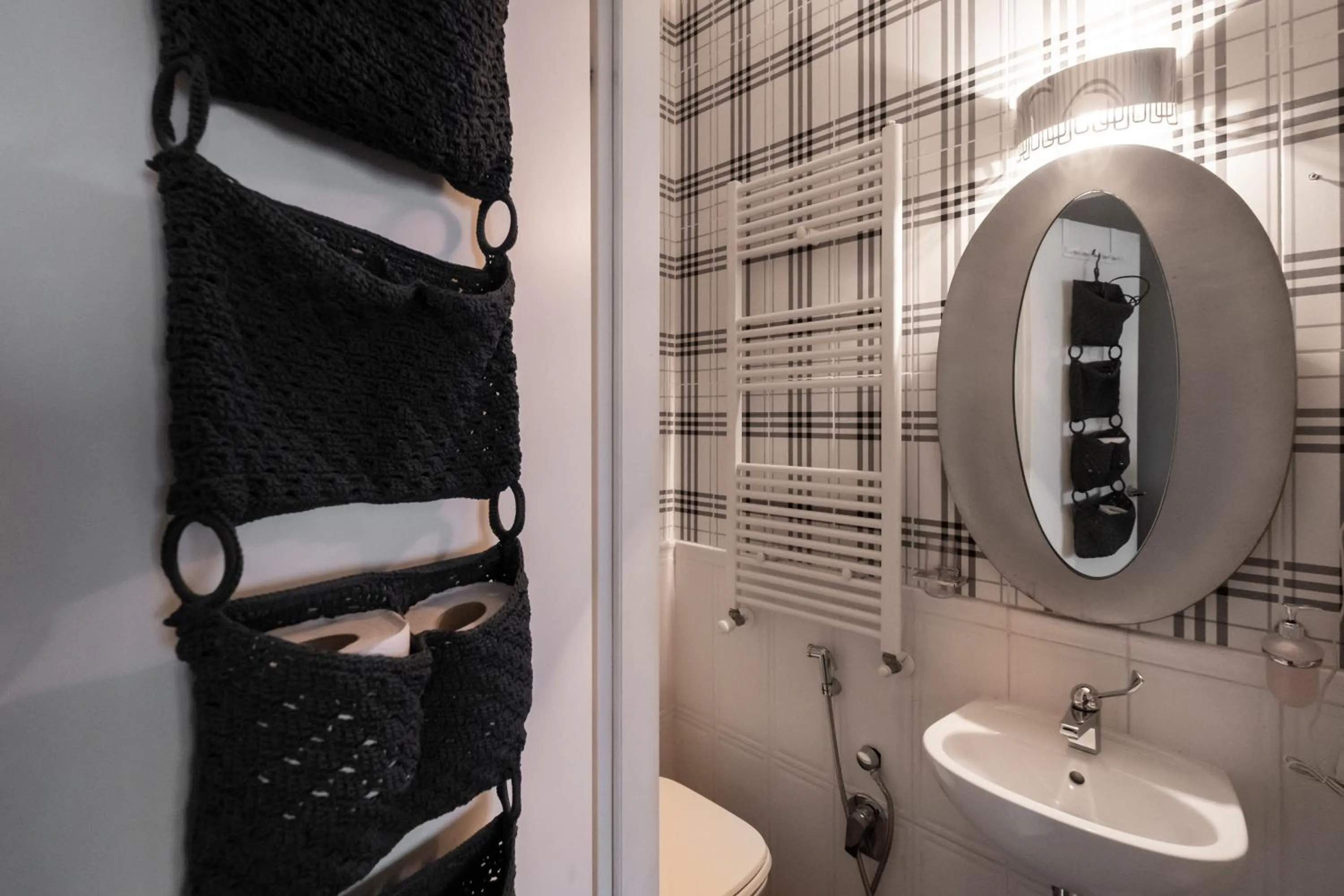 Bathroom in CconfortHotels R&B Cavour