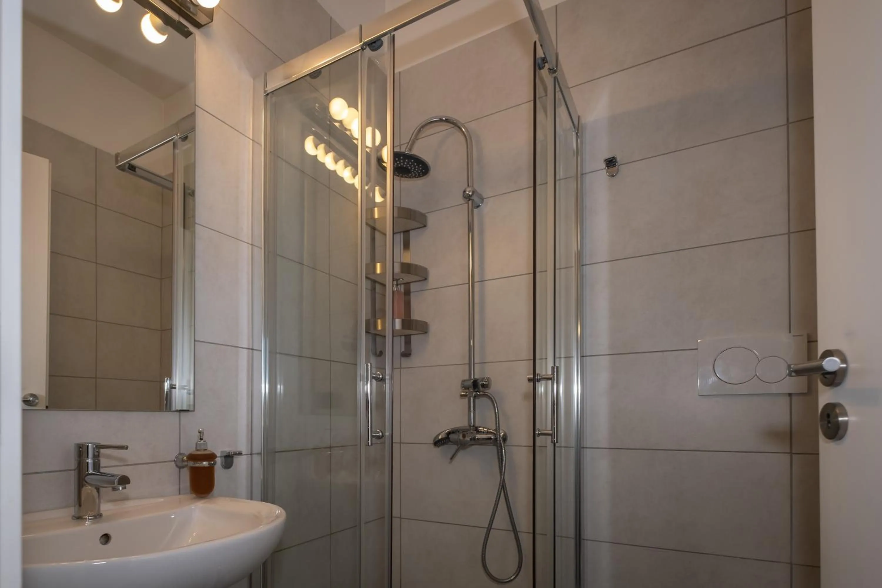 Bathroom in CconfortHotels R&B Cavour