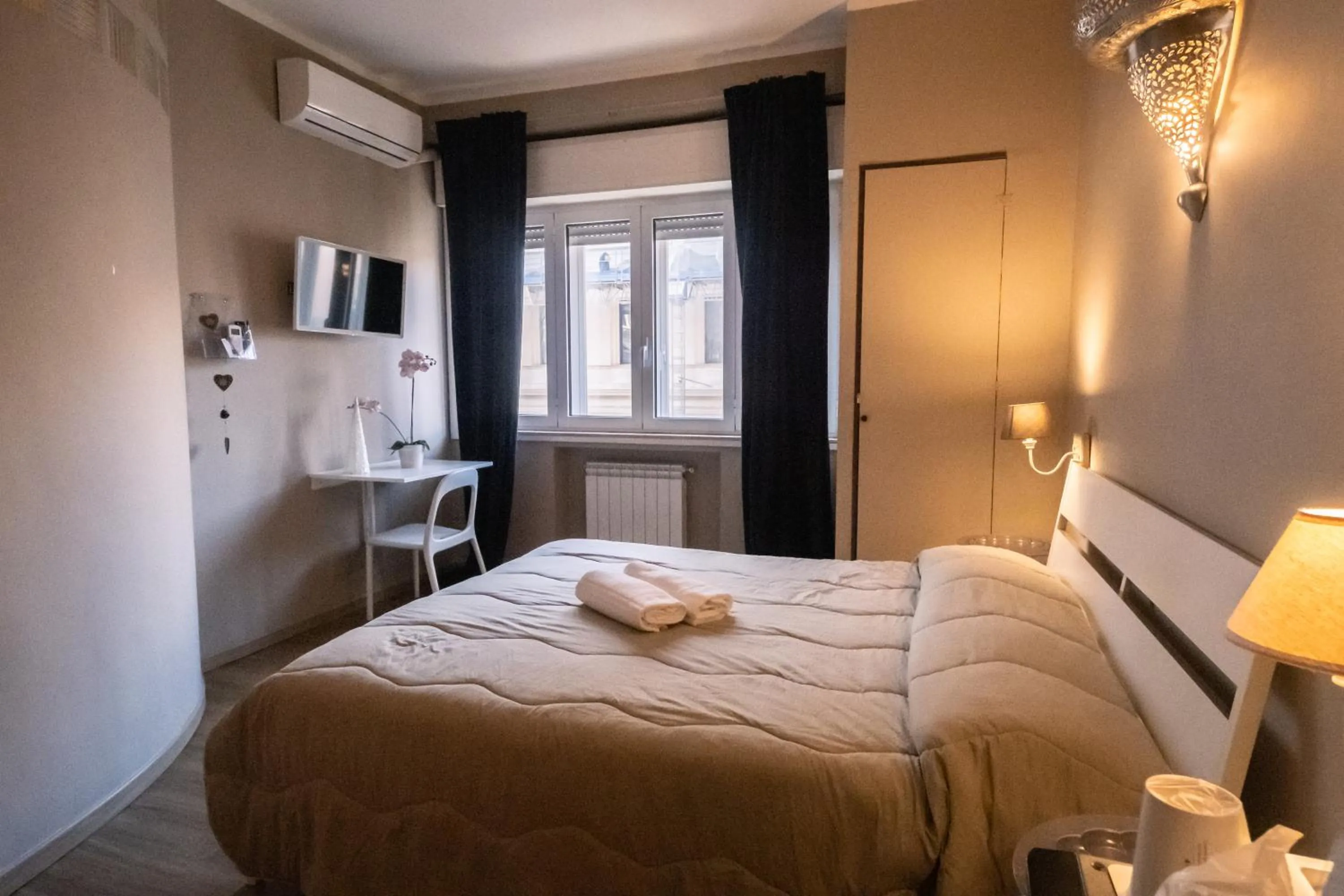 Bed in CconfortHotels R&B Cavour