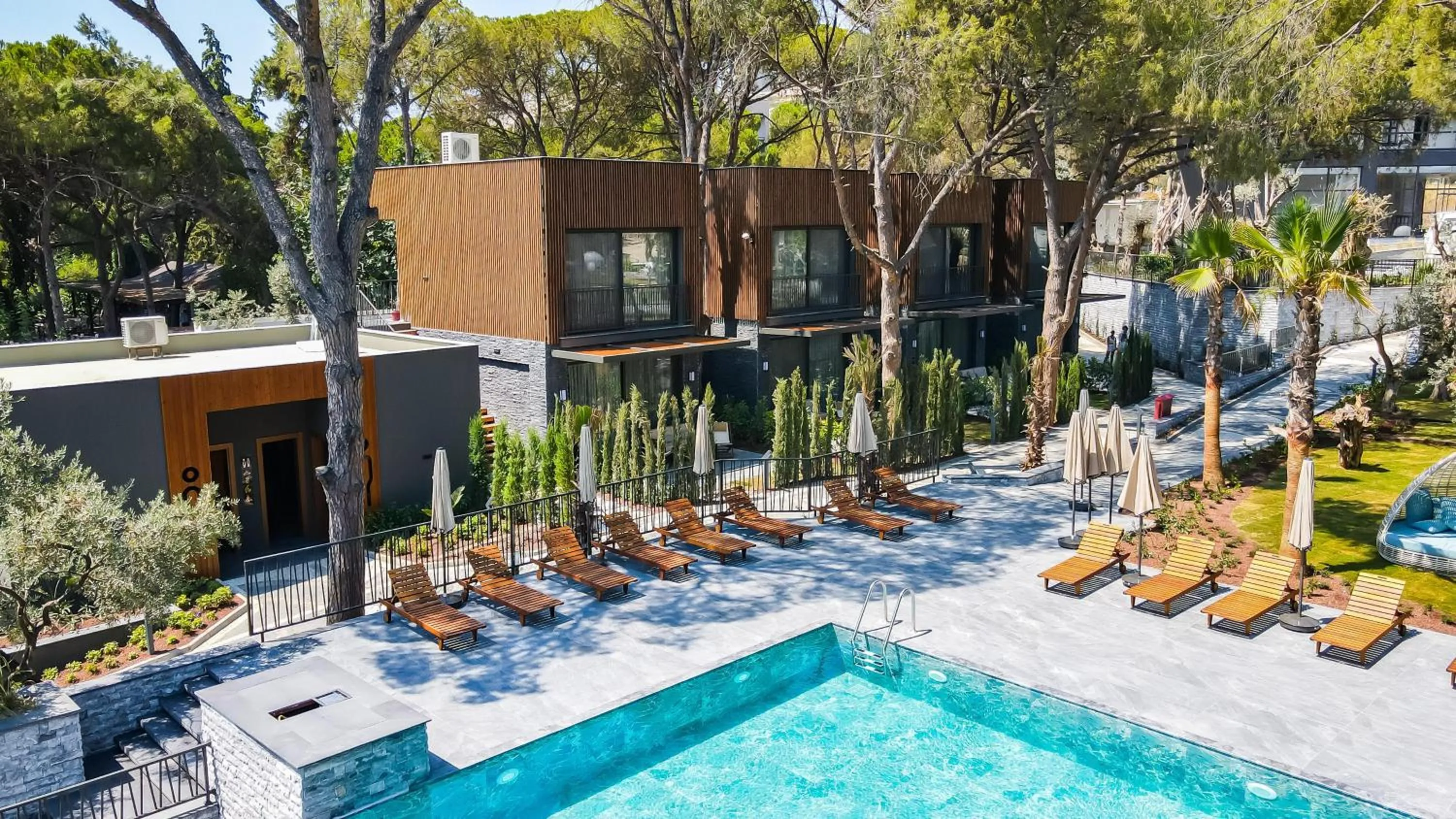 Swimming pool in Unique Life Style Hotel