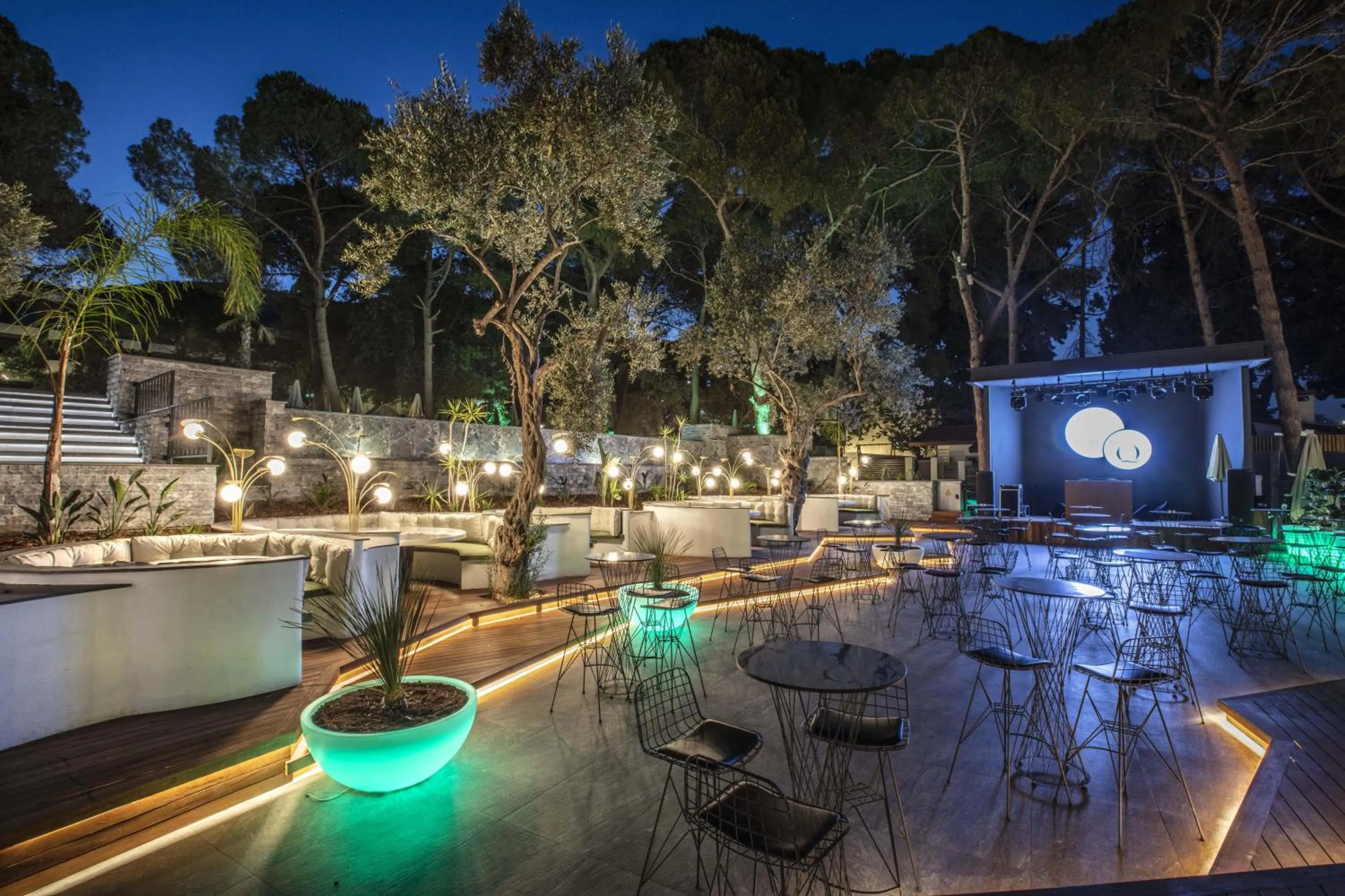 Swimming pool in Unique Life Style Hotel