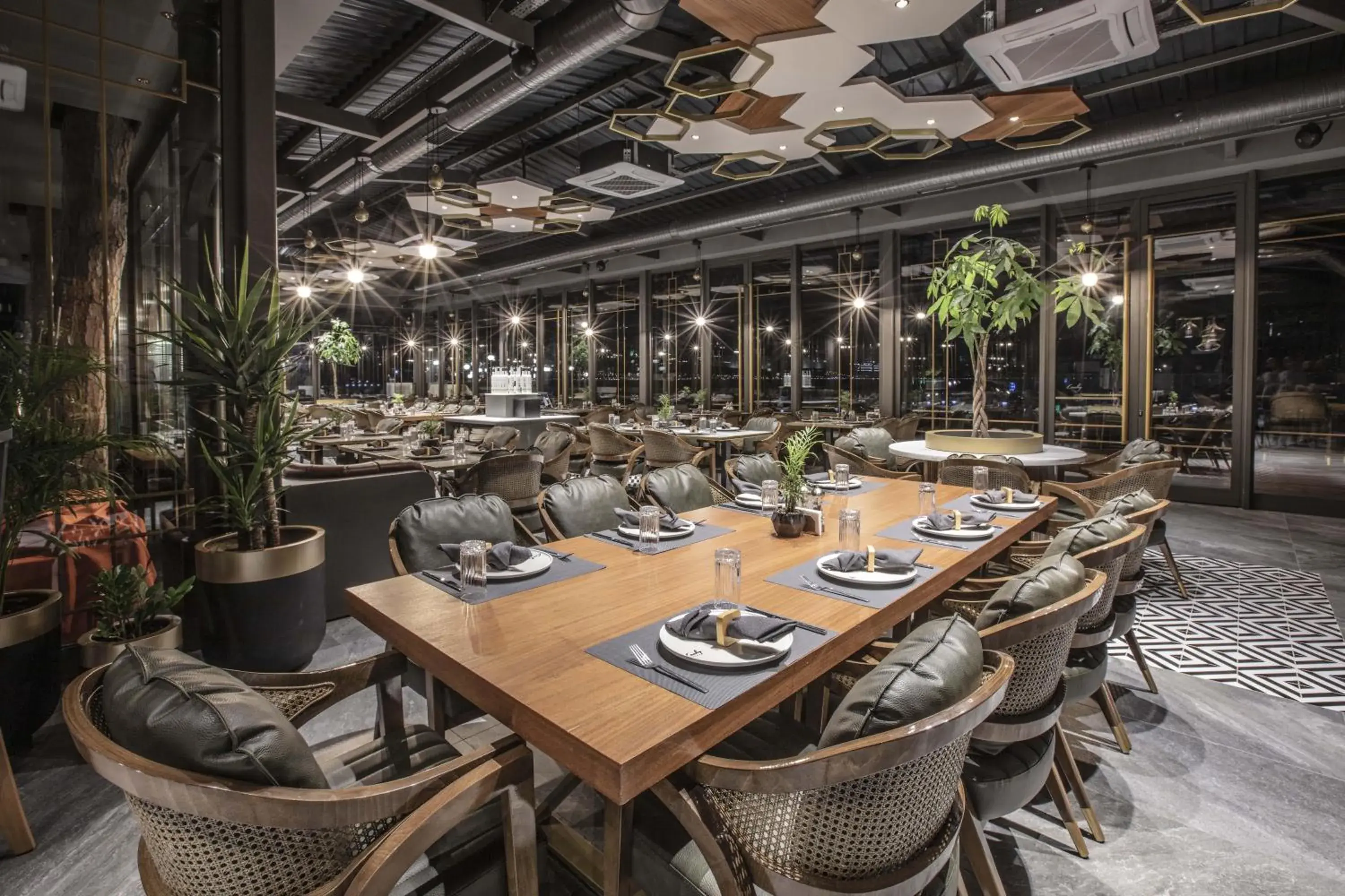 Restaurant/places to eat in Unique Life Style Hotel Restaurant/places to eat in Unique Life Style Hotel