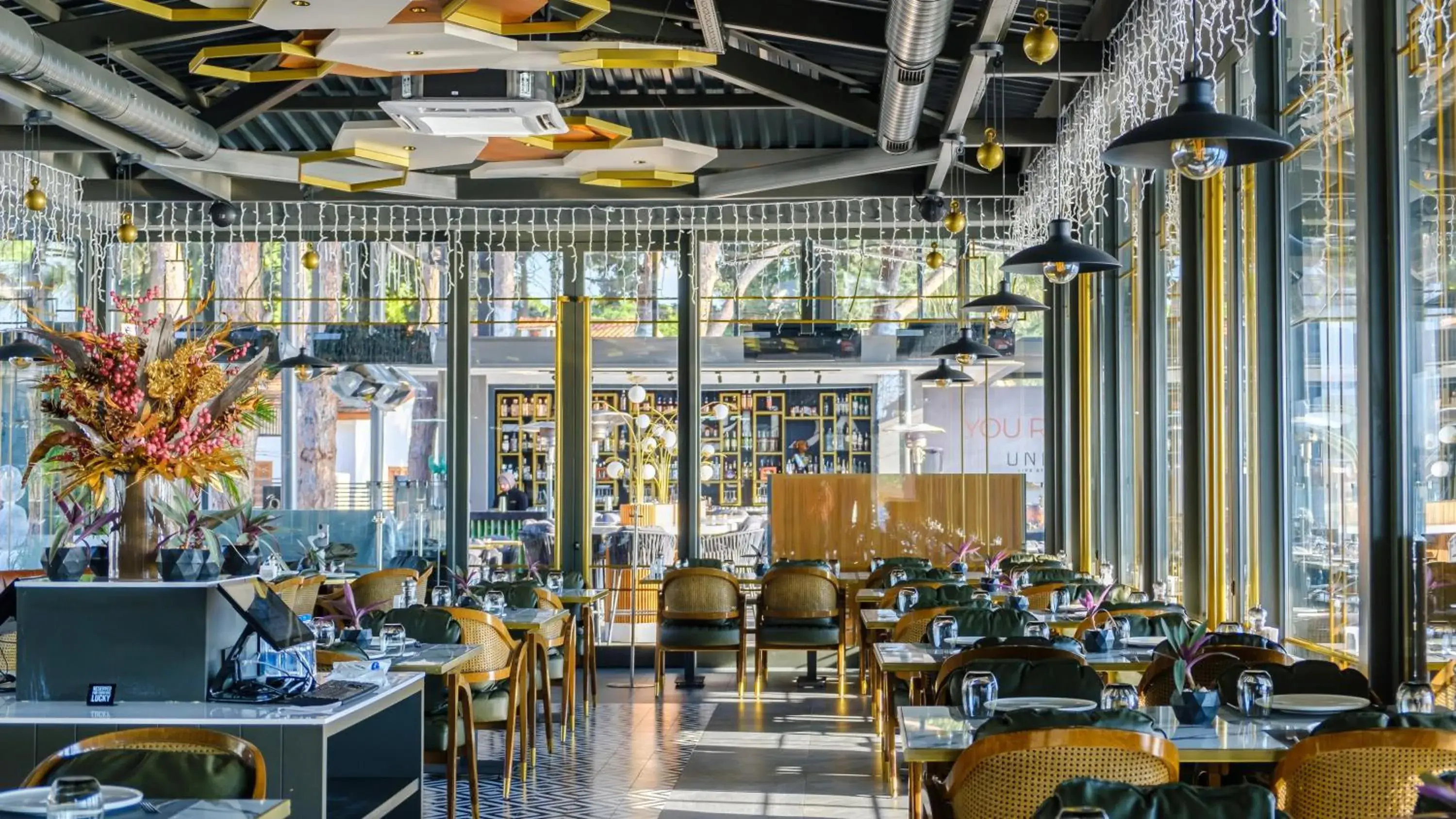 Restaurant/places to eat in Unique Life Style Hotel Restaurant/places to eat in Unique Life Style Hotel