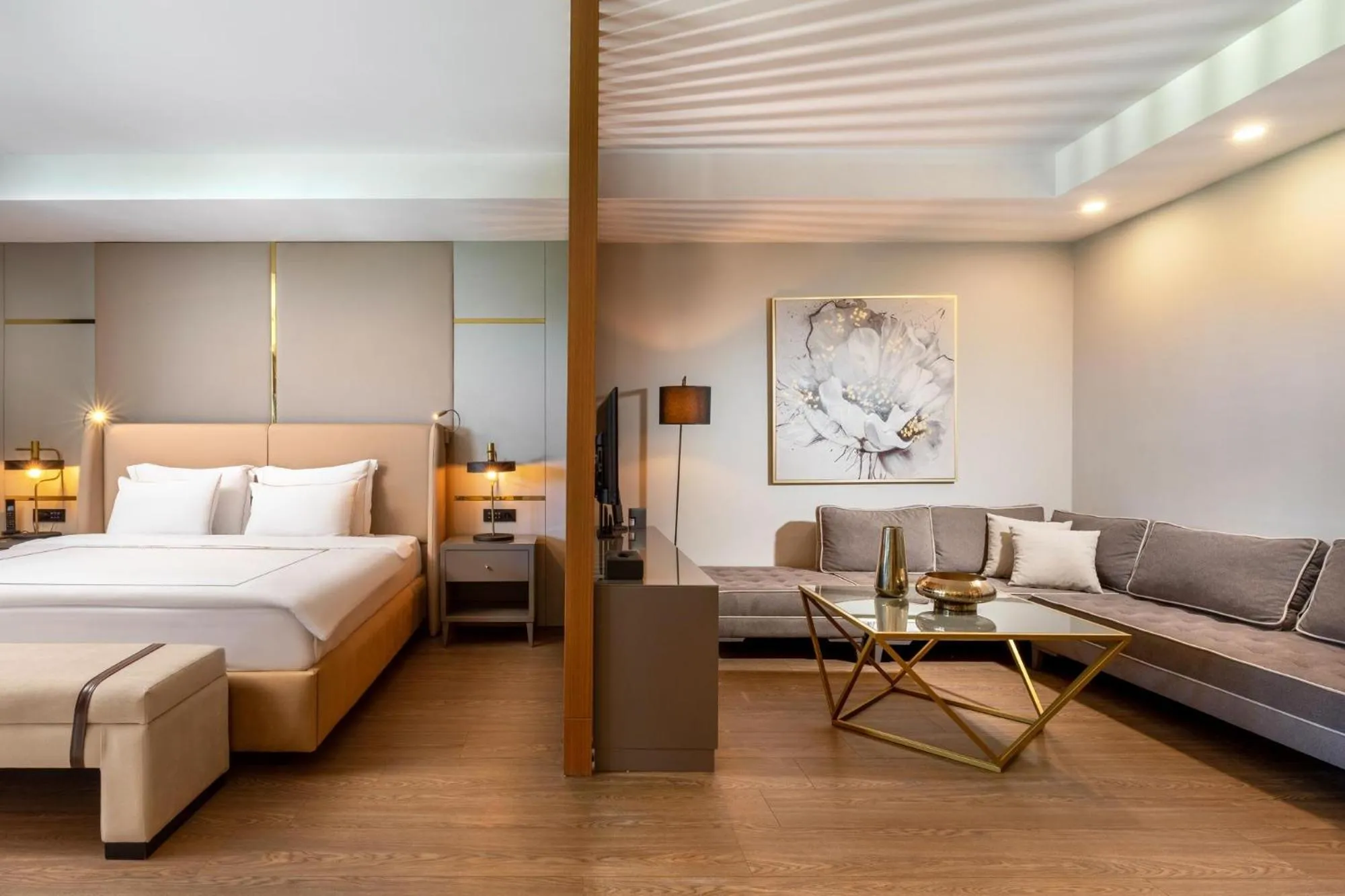 Photo of the whole room, Bed in Unique Life Style Hotel