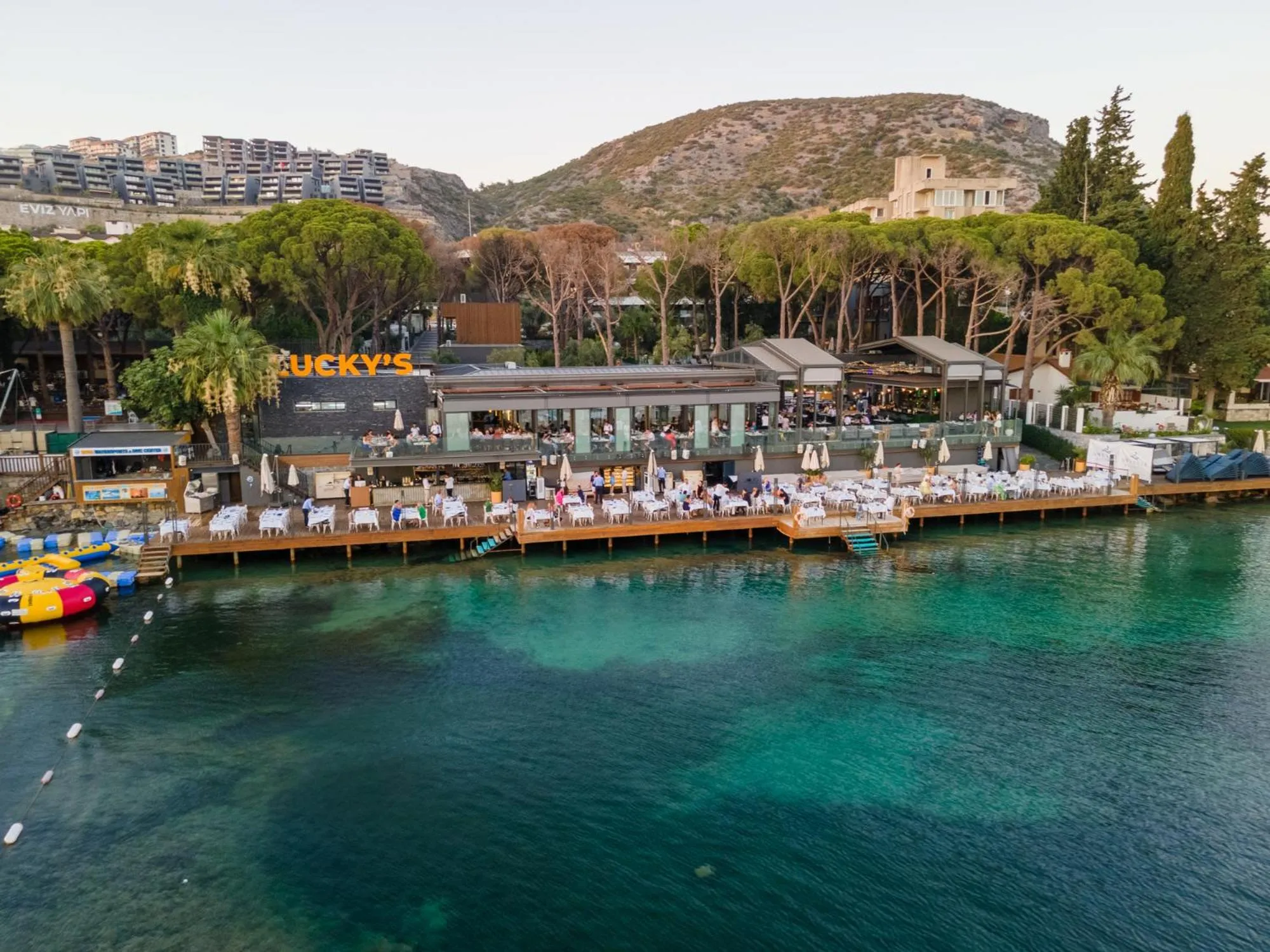 Restaurant/places to eat in Unique Life Style Hotel