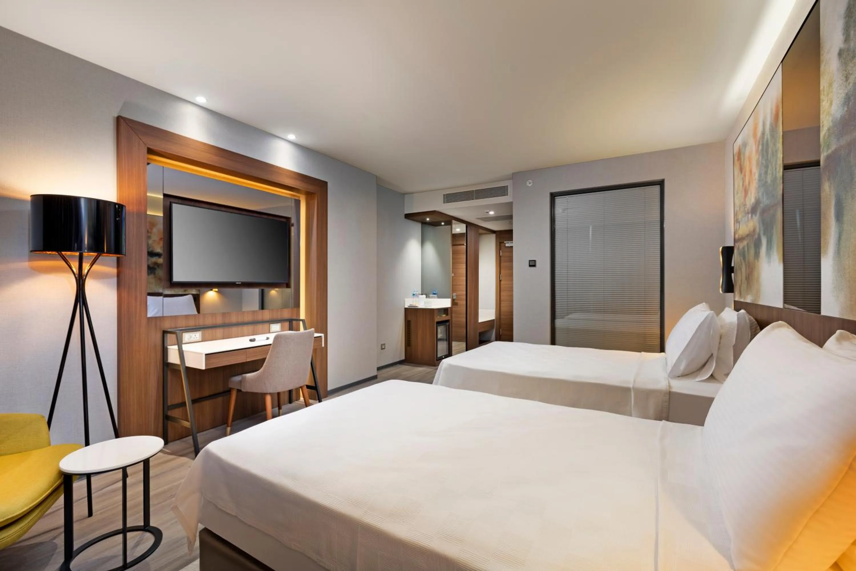 Property building, Bed in Limak Skopje Luxury Hotel