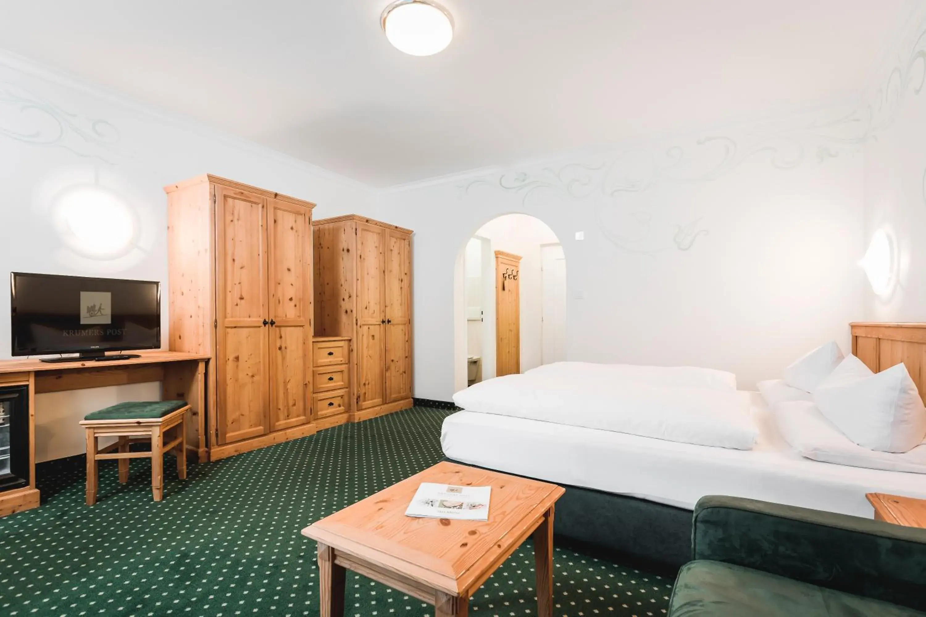 Comfort Double Room with Balcony and City View - single occupancy in Post Seefeld - Wellnesshotel Tirol Comfort Double Room with Balcony and City View - single occupancy in Post Seefeld - Wellnesshotel Tirol