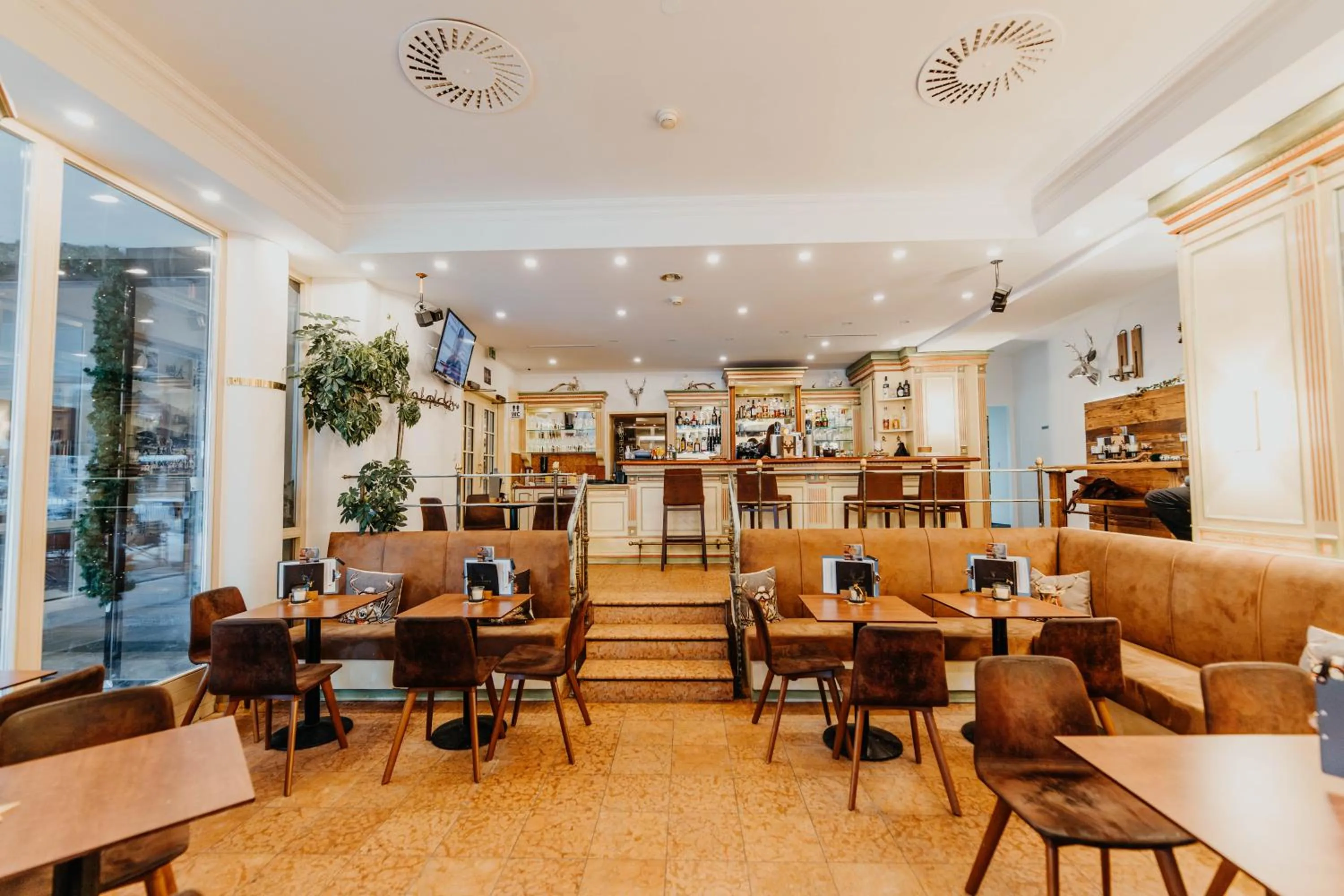 Lounge or bar in Post Seefeld - Wellnesshotel Tirol