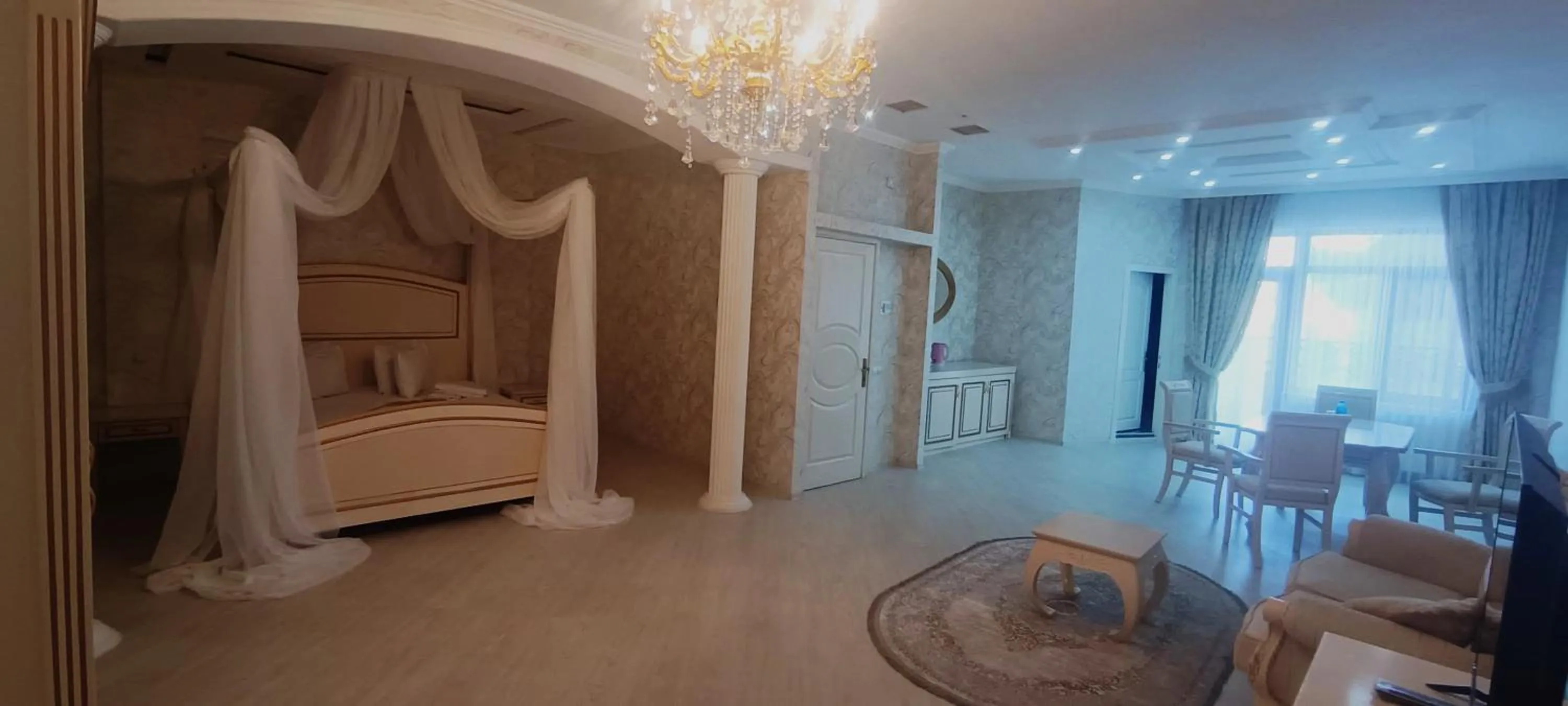 Bedroom, Bed in Deluxe Hotel Ganja