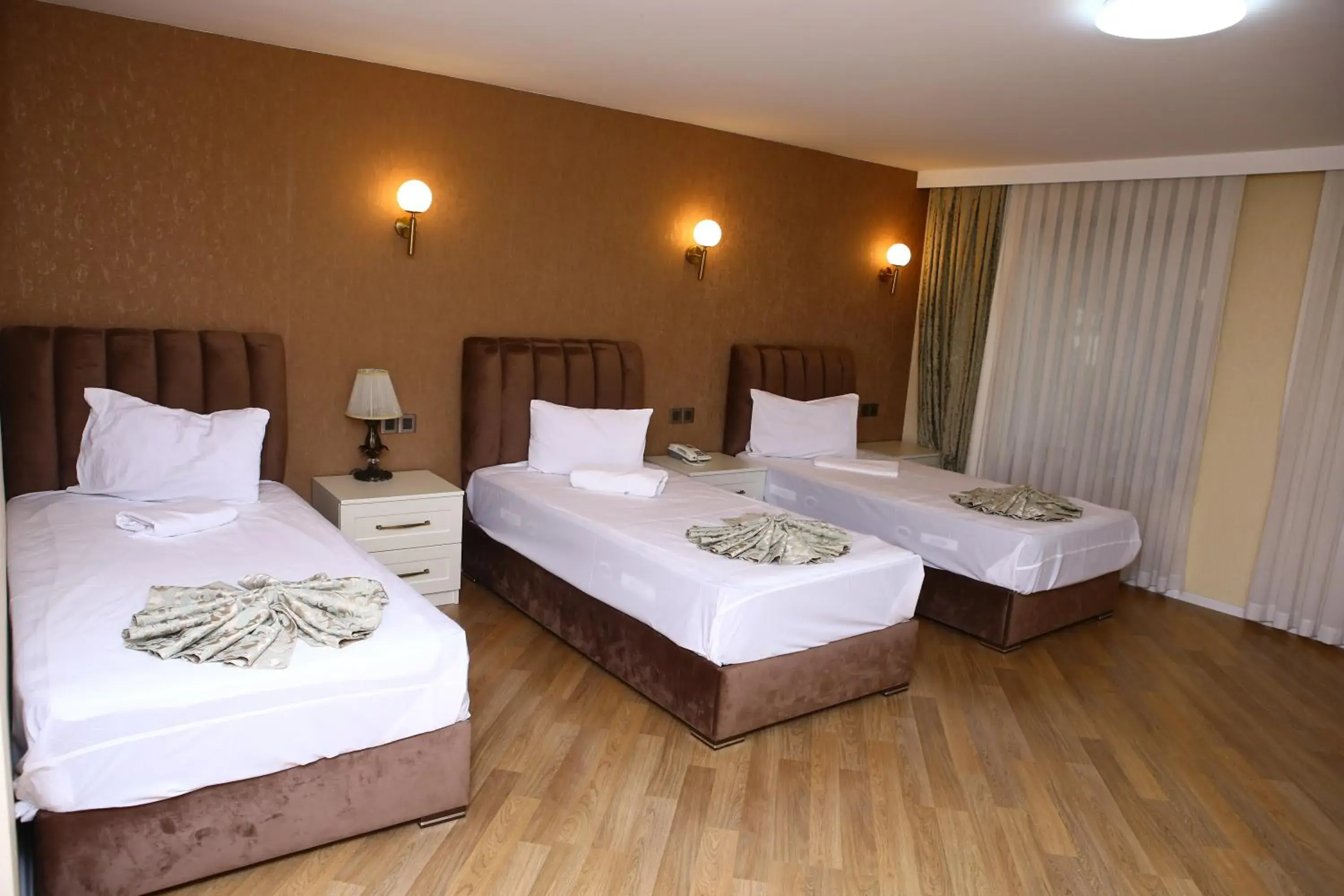 Standard Triple Room in Deluxe Hotel Ganja Standard Triple Room in Deluxe Hotel Ganja