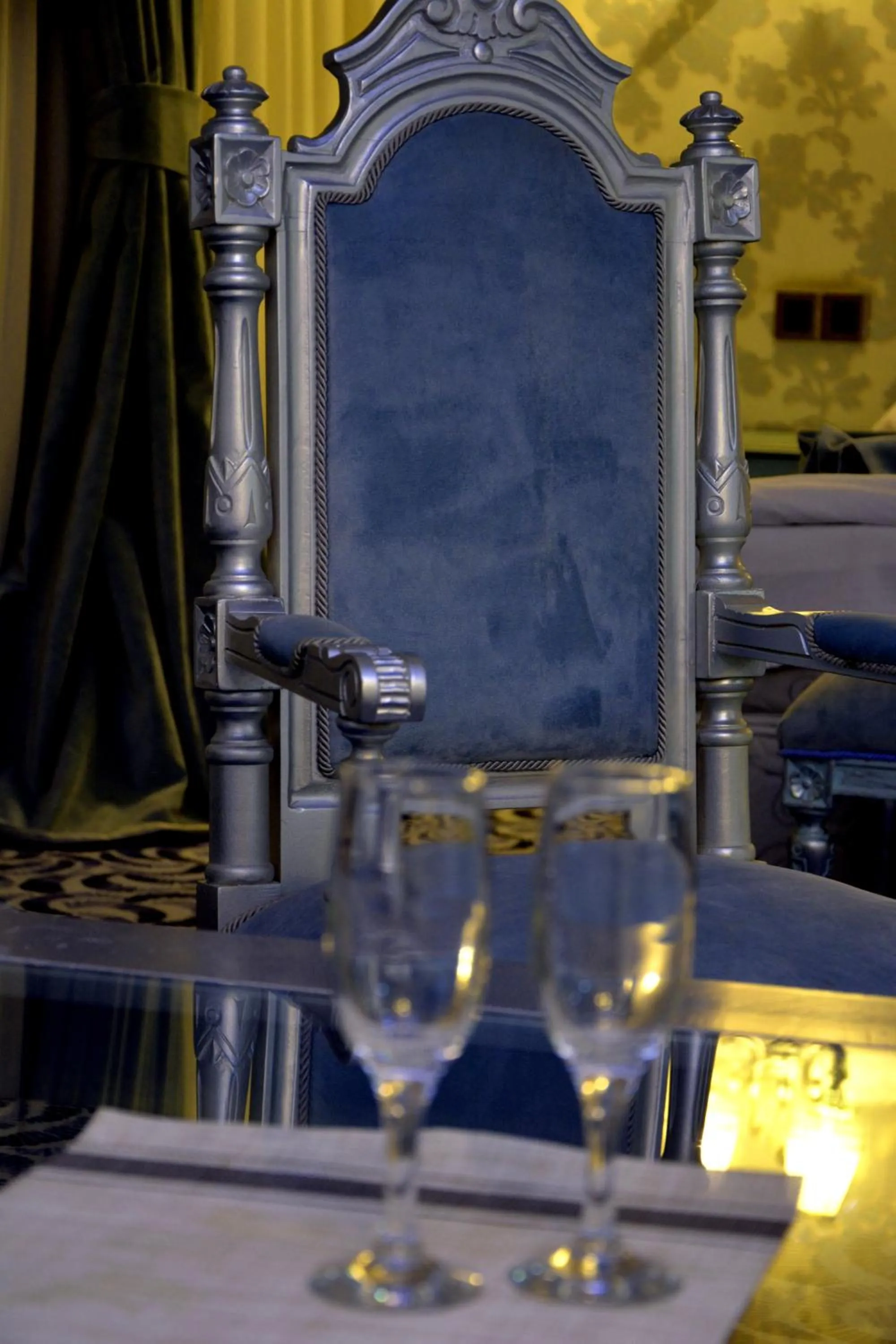 hair dresser in Deluxe Hotel Ganja