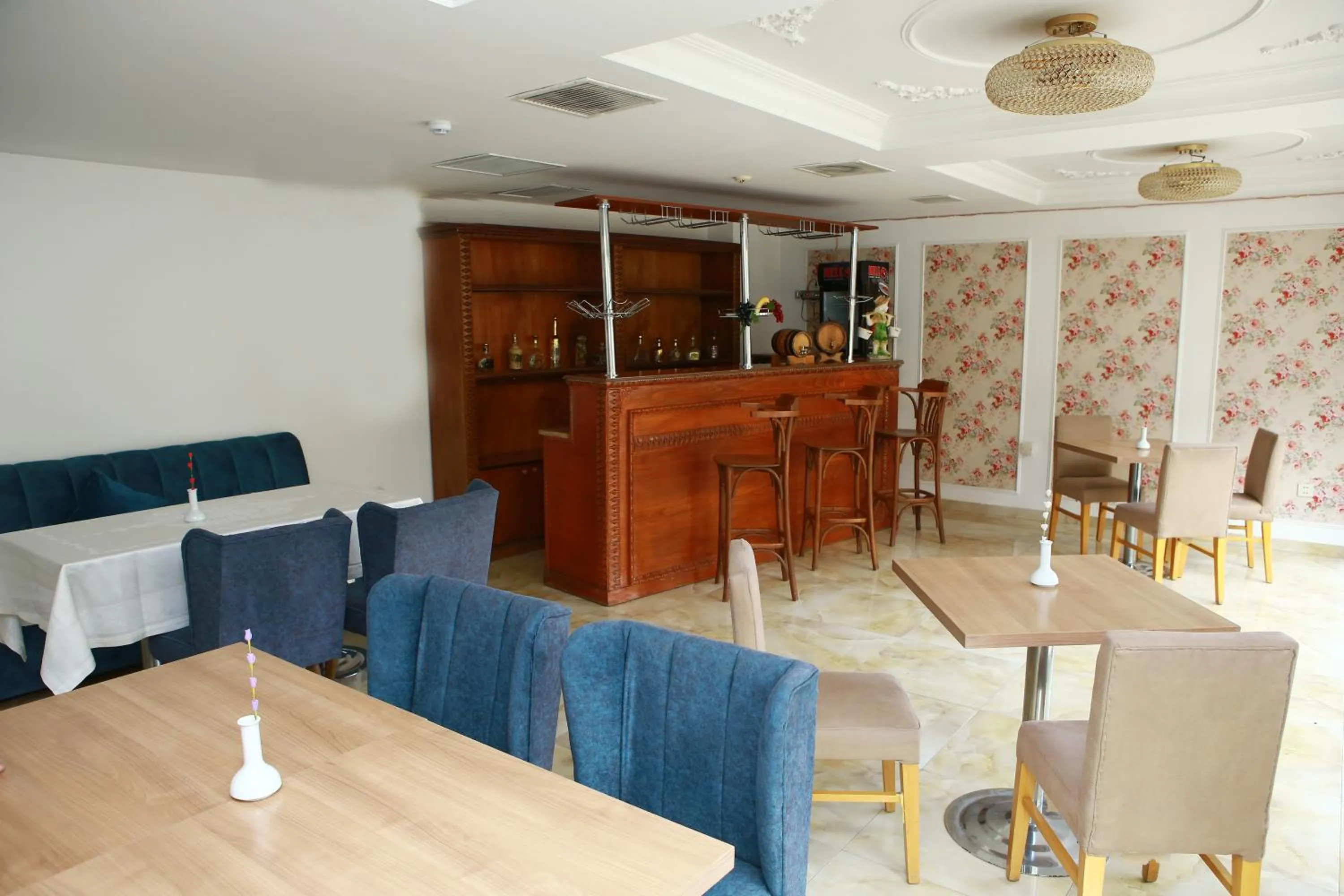 Restaurant/places to eat in Deluxe Hotel Ganja