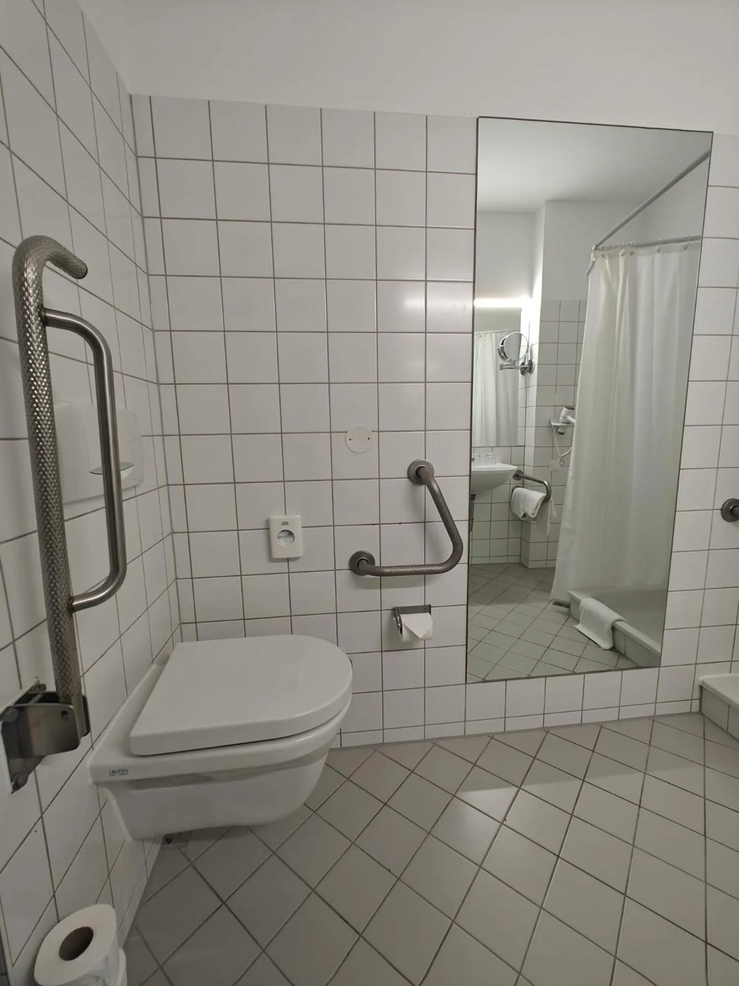 Facility for disabled guests in Gartenhotel Altmannsdorf