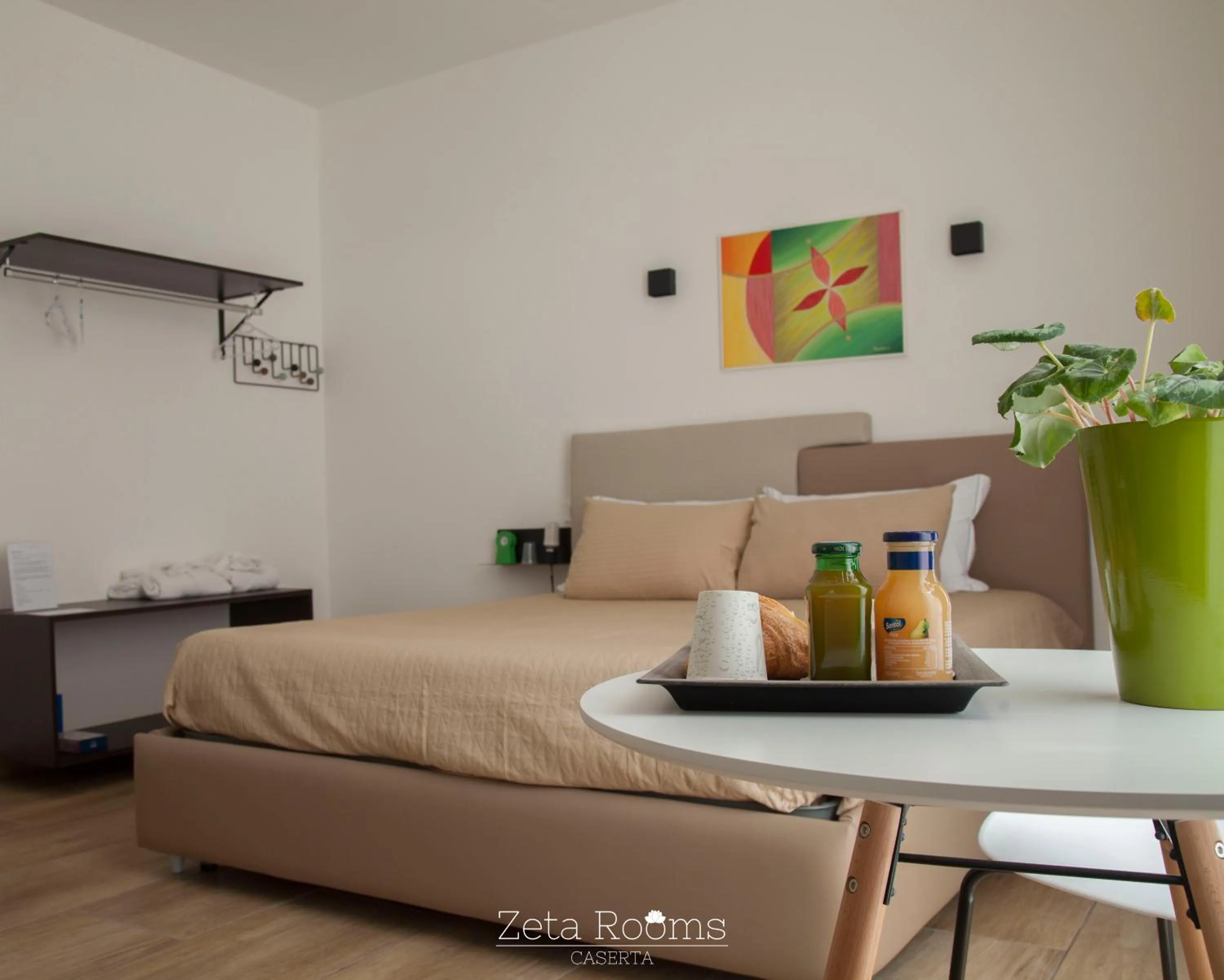 Bedroom in Zeta Rooms