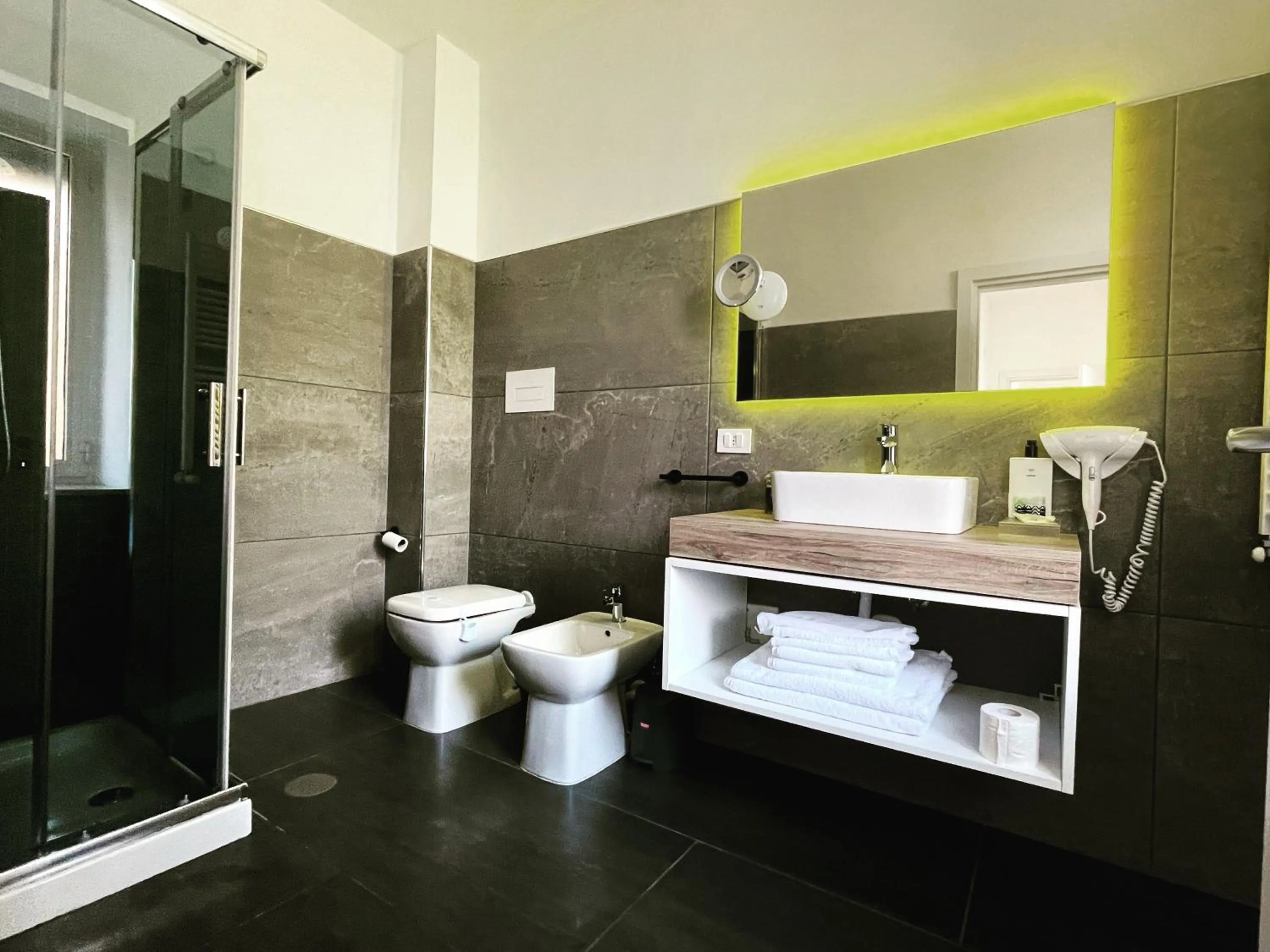 Bathroom in Zeta Rooms