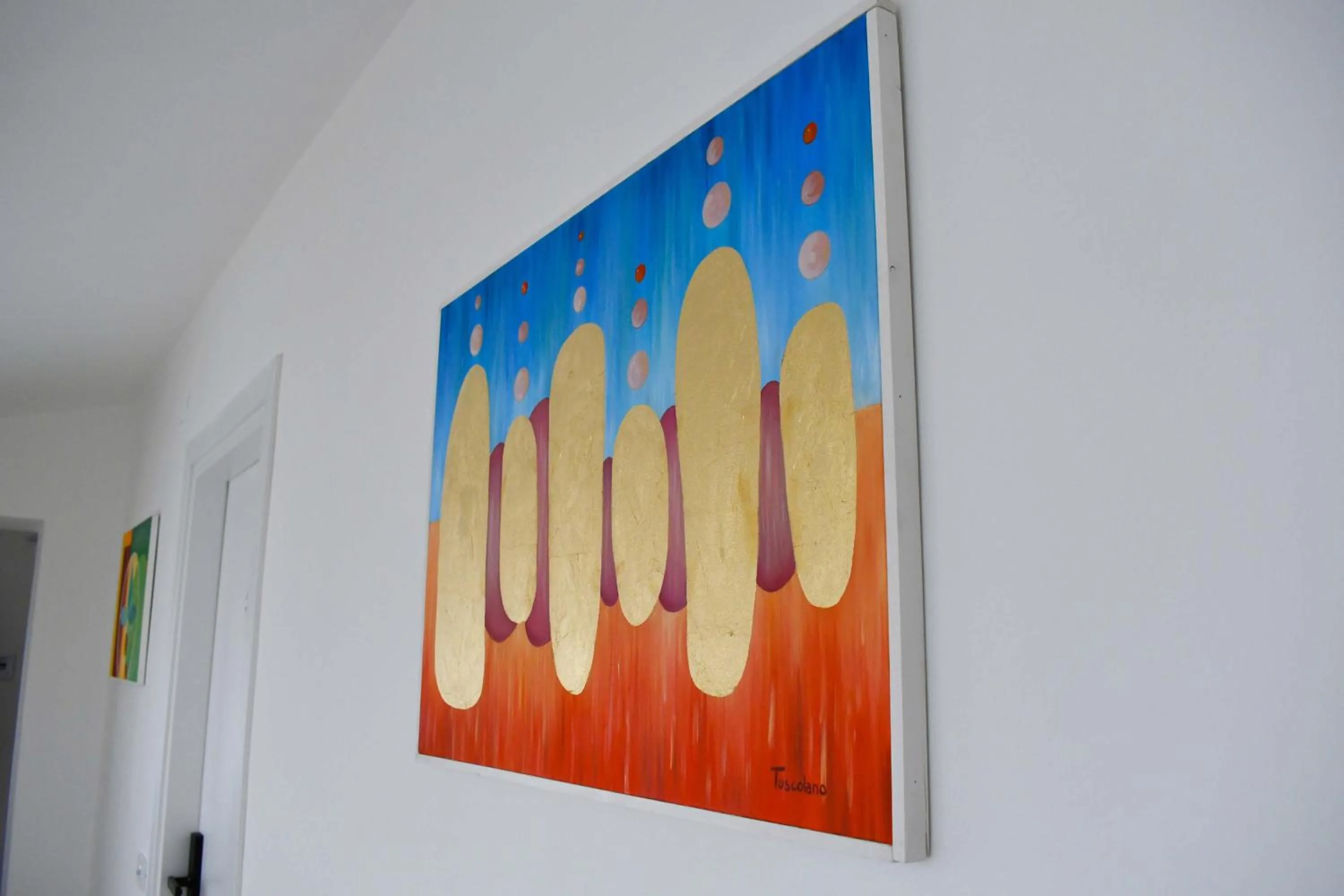 Logo/Certificate/Sign in Zeta Rooms