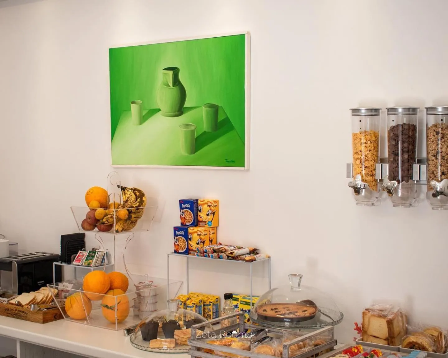 Continental breakfast in Zeta Rooms