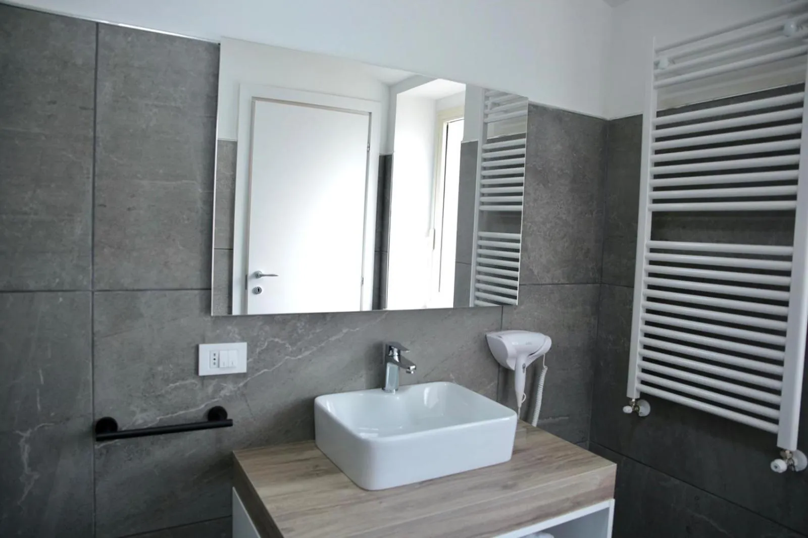 Bathroom in Zeta Rooms