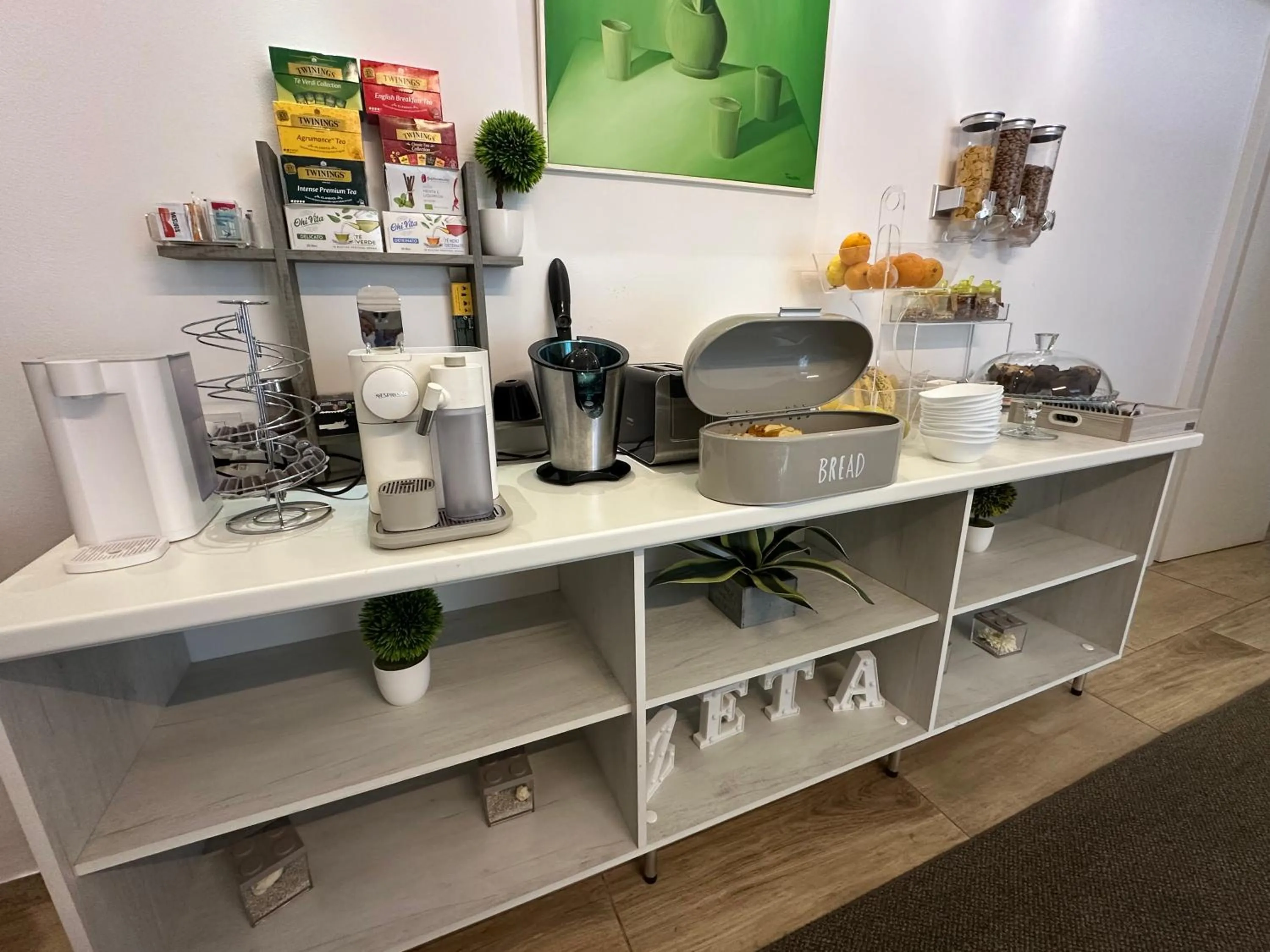 Breakfast in Zeta Rooms