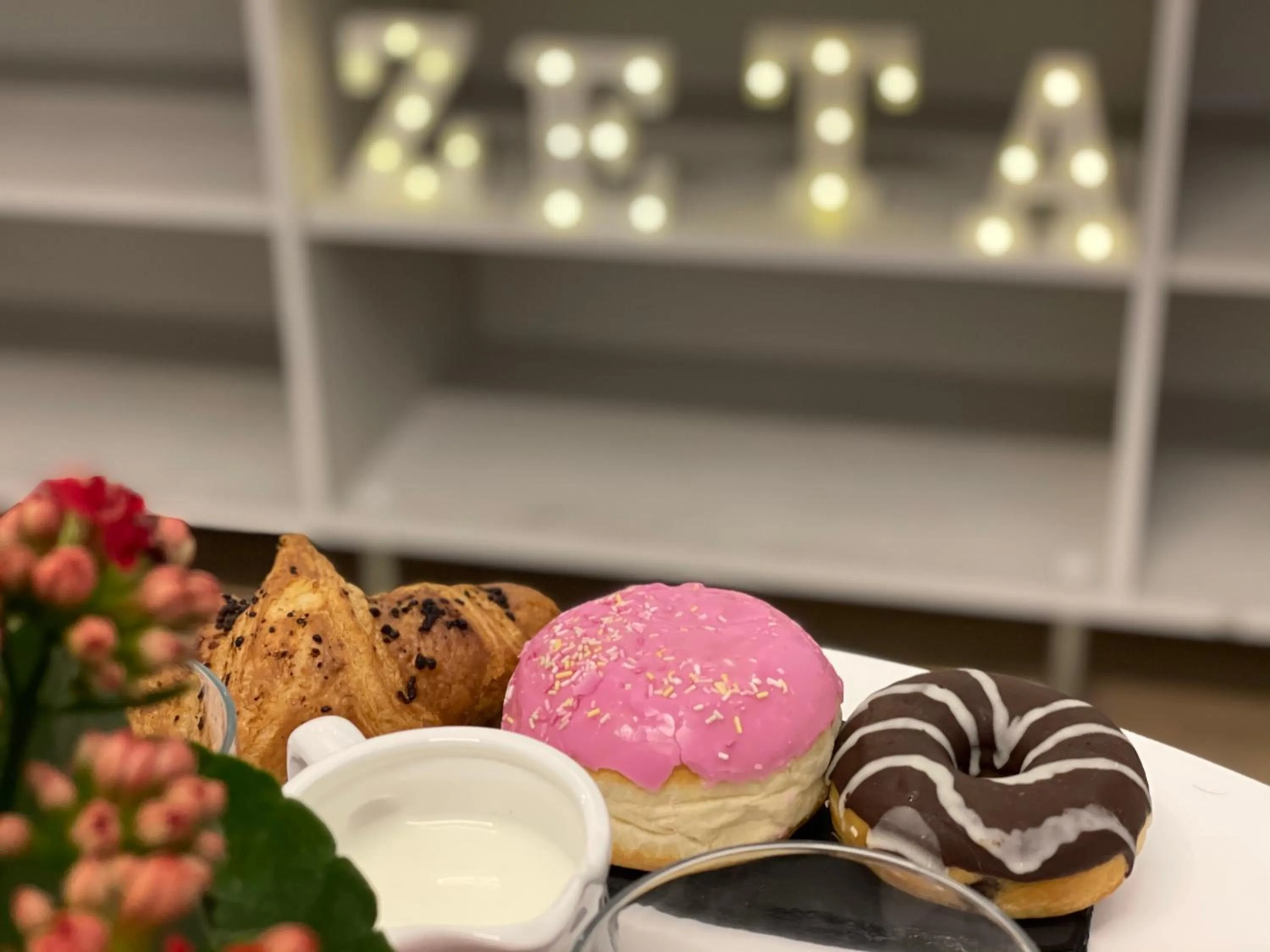 Breakfast in Zeta Rooms