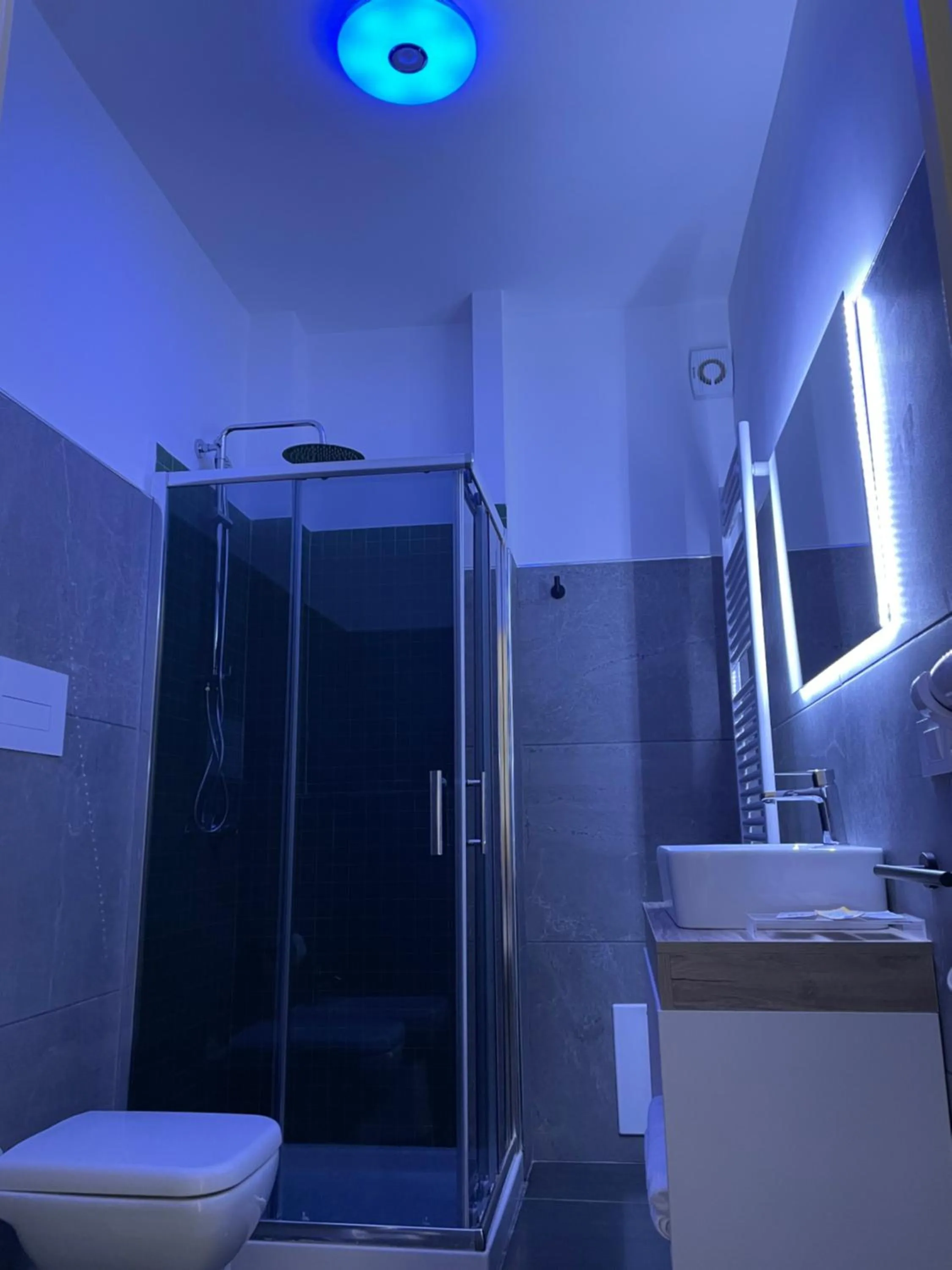 Bathroom in Zeta Rooms