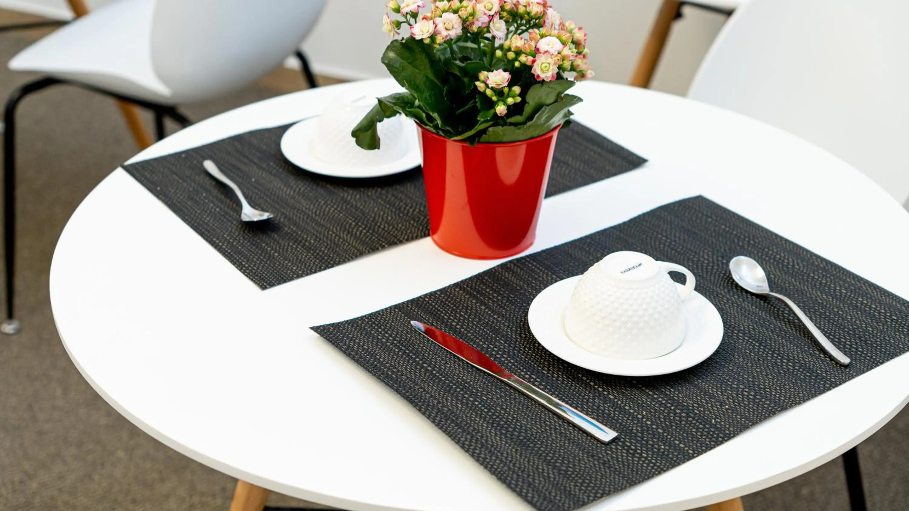 Dining area in Zeta Rooms