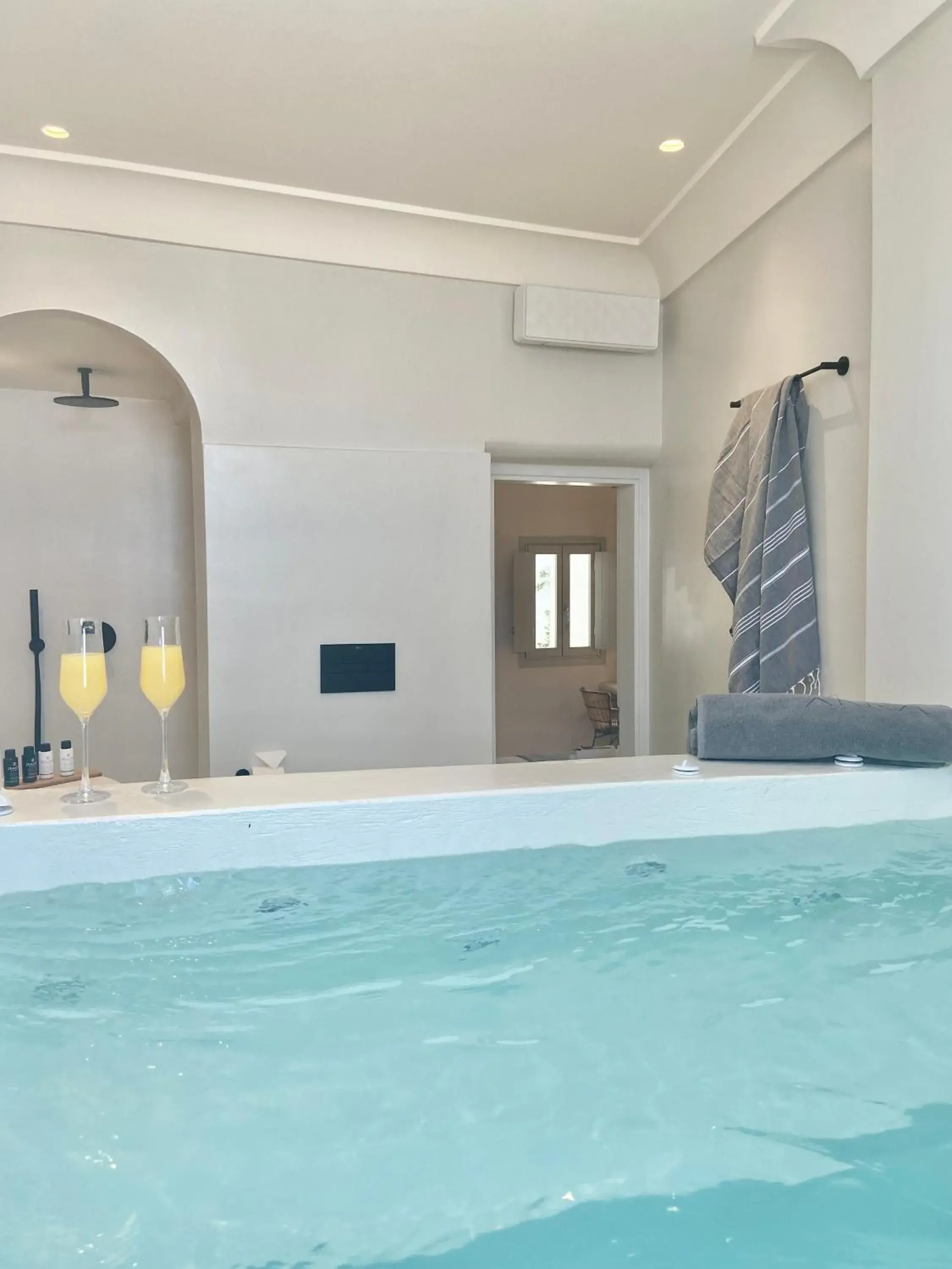 Standard Suite with Indoor Jetted Tub in Akra Suites & Spa Standard Suite with Indoor Jetted Tub in Akra Suites & Spa