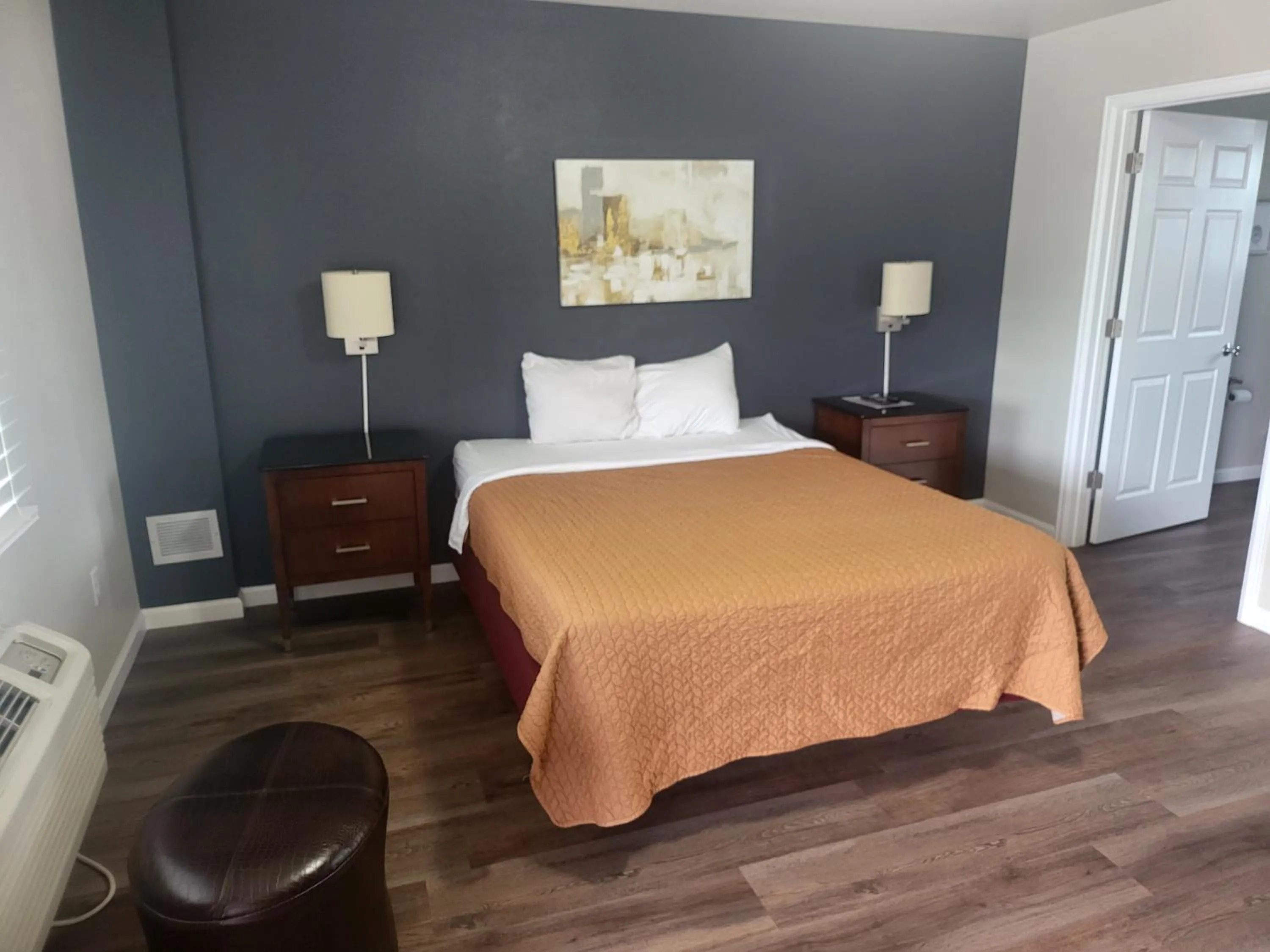 Bed in Guest Ranch Motel