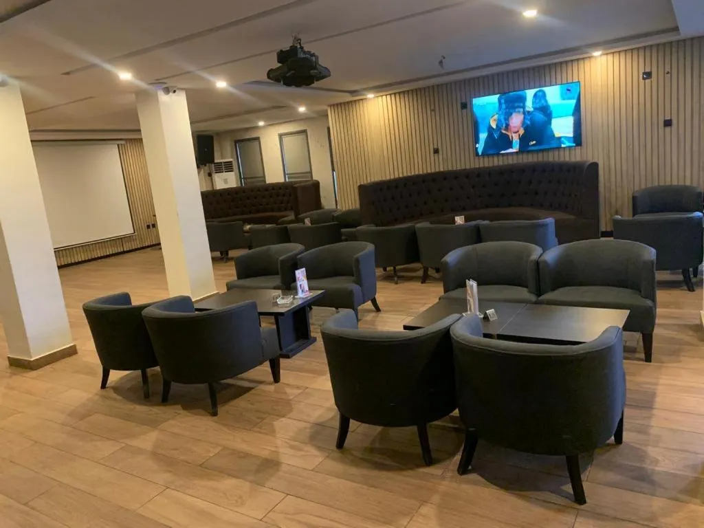 Lounge or bar in The Willows Nest Hotel Ibadan