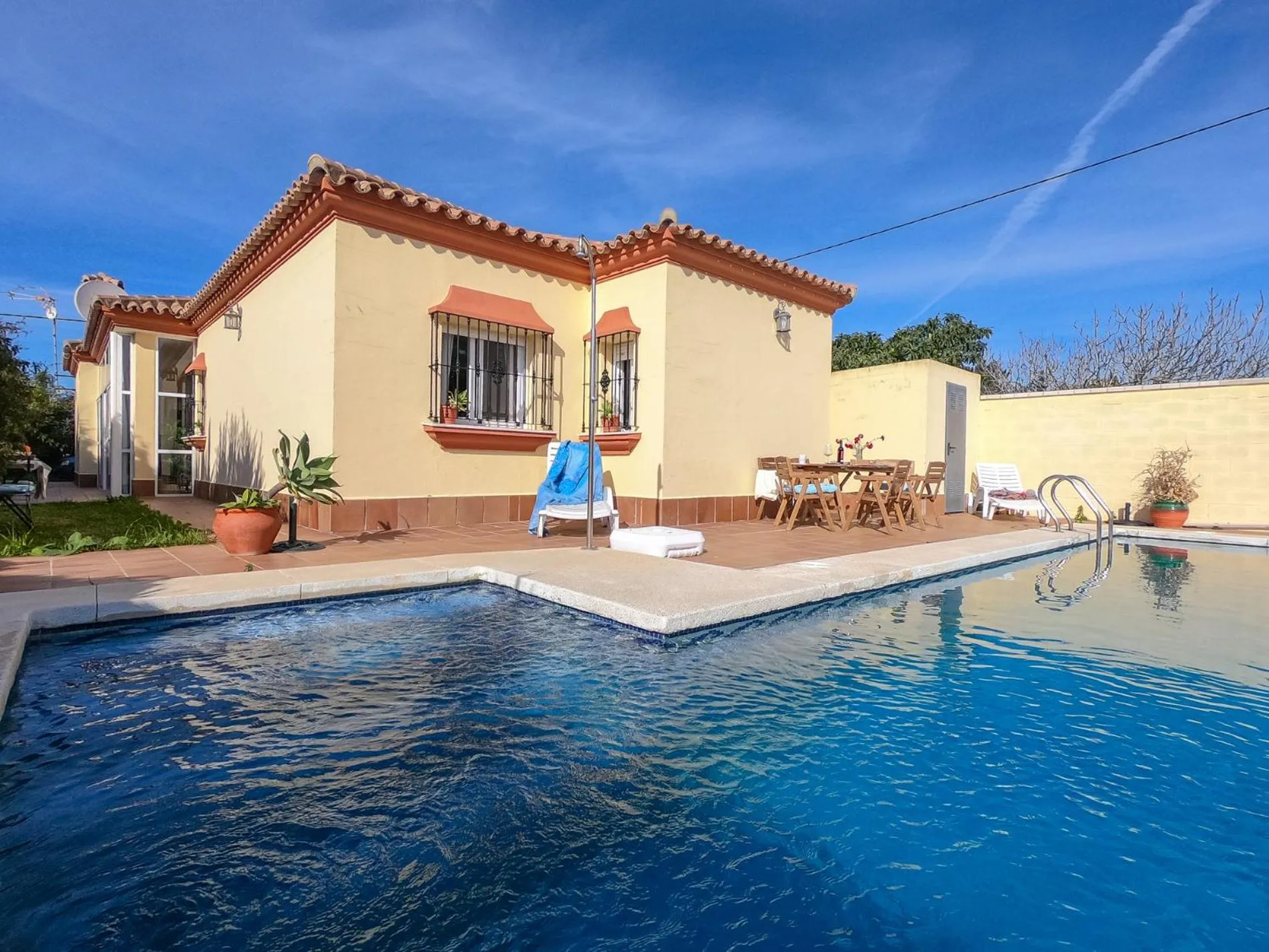 Villa Elissa with 3 bedrooms andpool and views close to Conil
