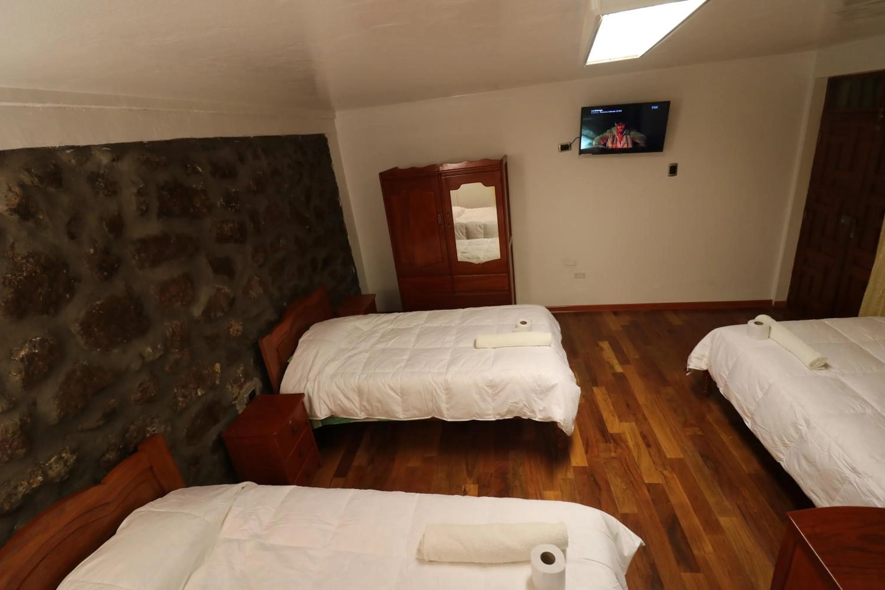Staff, Bed in Hotel Choquequirao