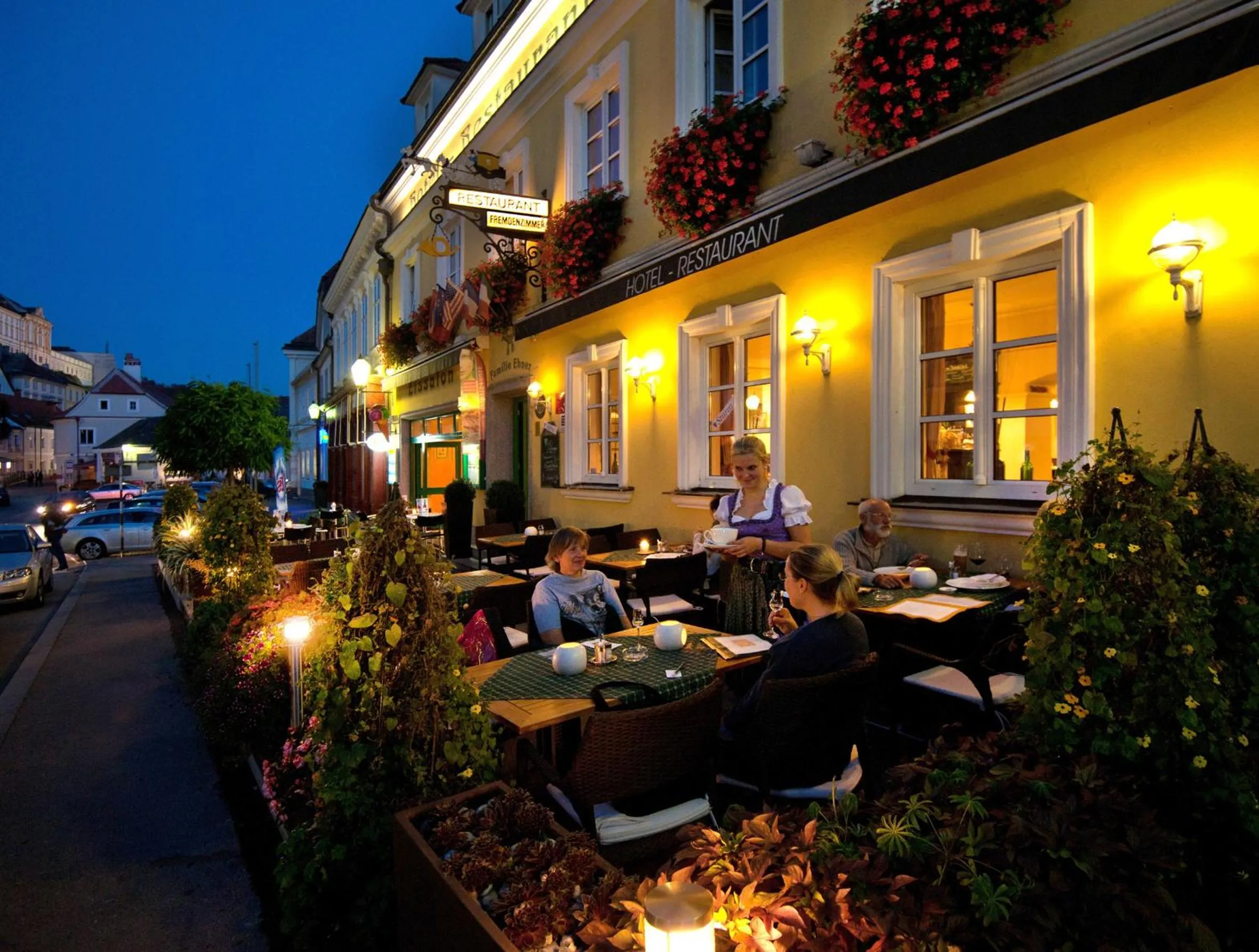 Facade/entrance in Hotel Restaurant zur Post