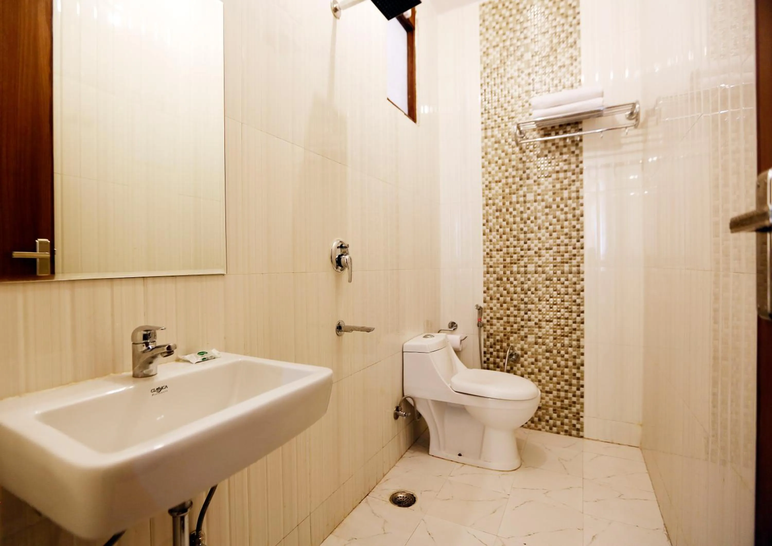 Night in New Delhi Hotel Citizen