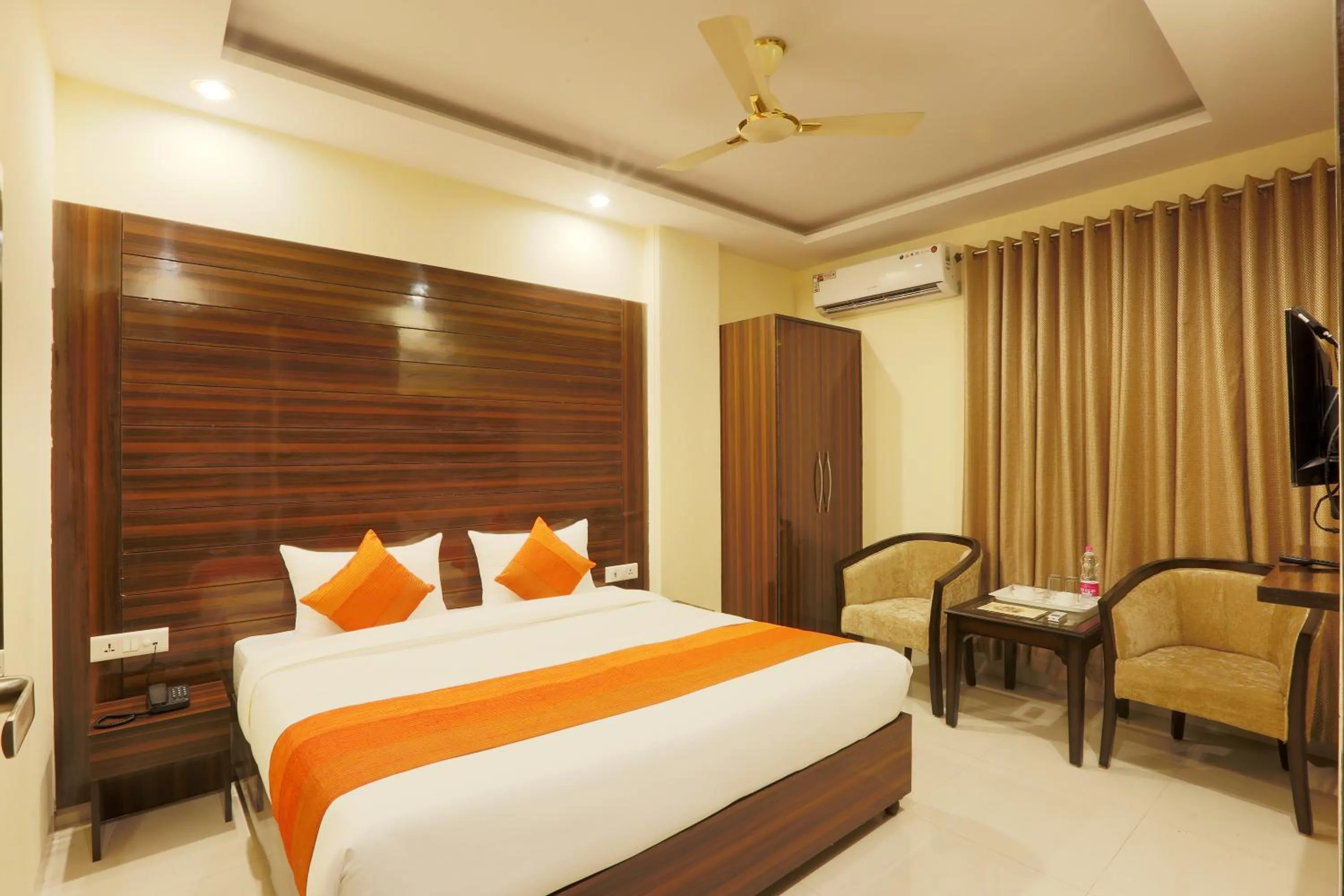 Bed in New Delhi Hotel Citizen