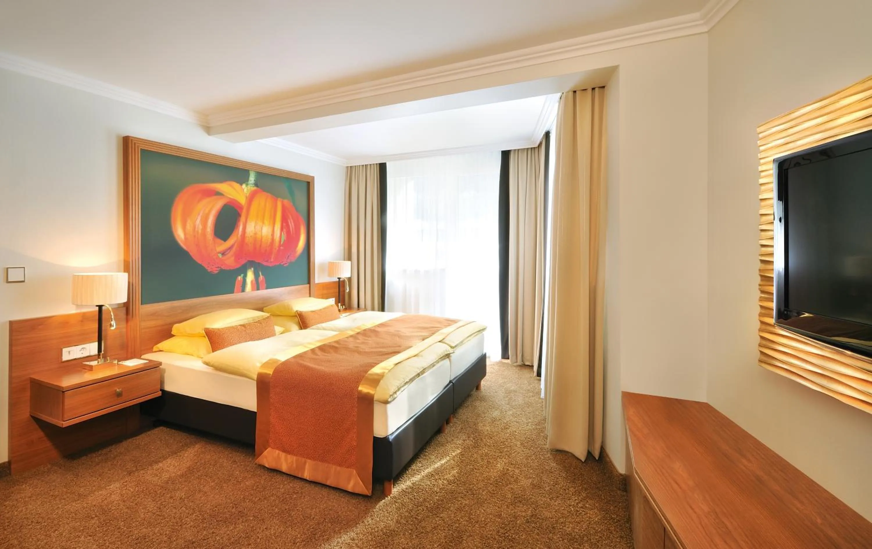 Bedroom, Bed in EUROPÄISCHER HOF Bad Gastein